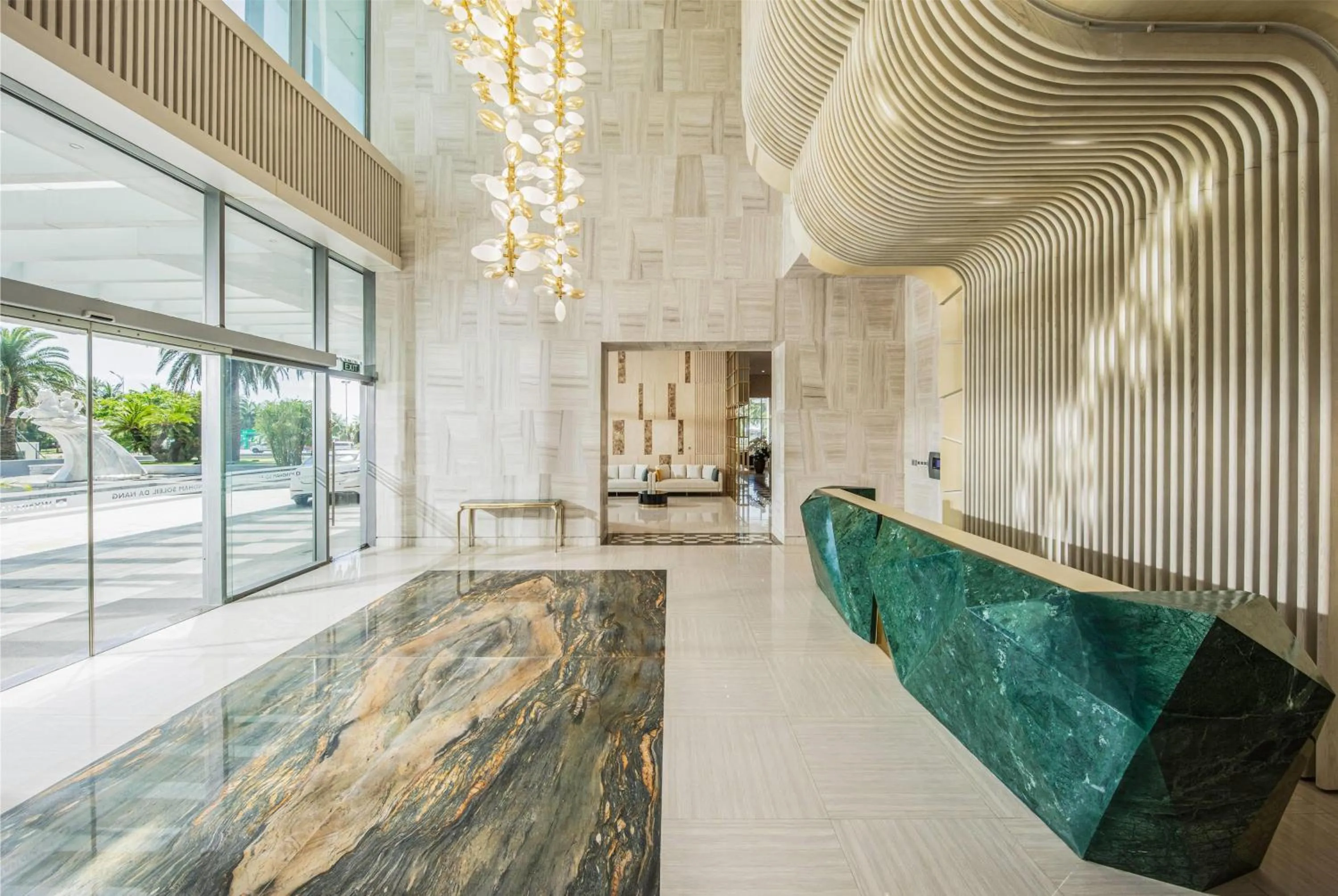 Lobby or reception in Wyndham Soleil Danang - Free Two ways Airport Transport