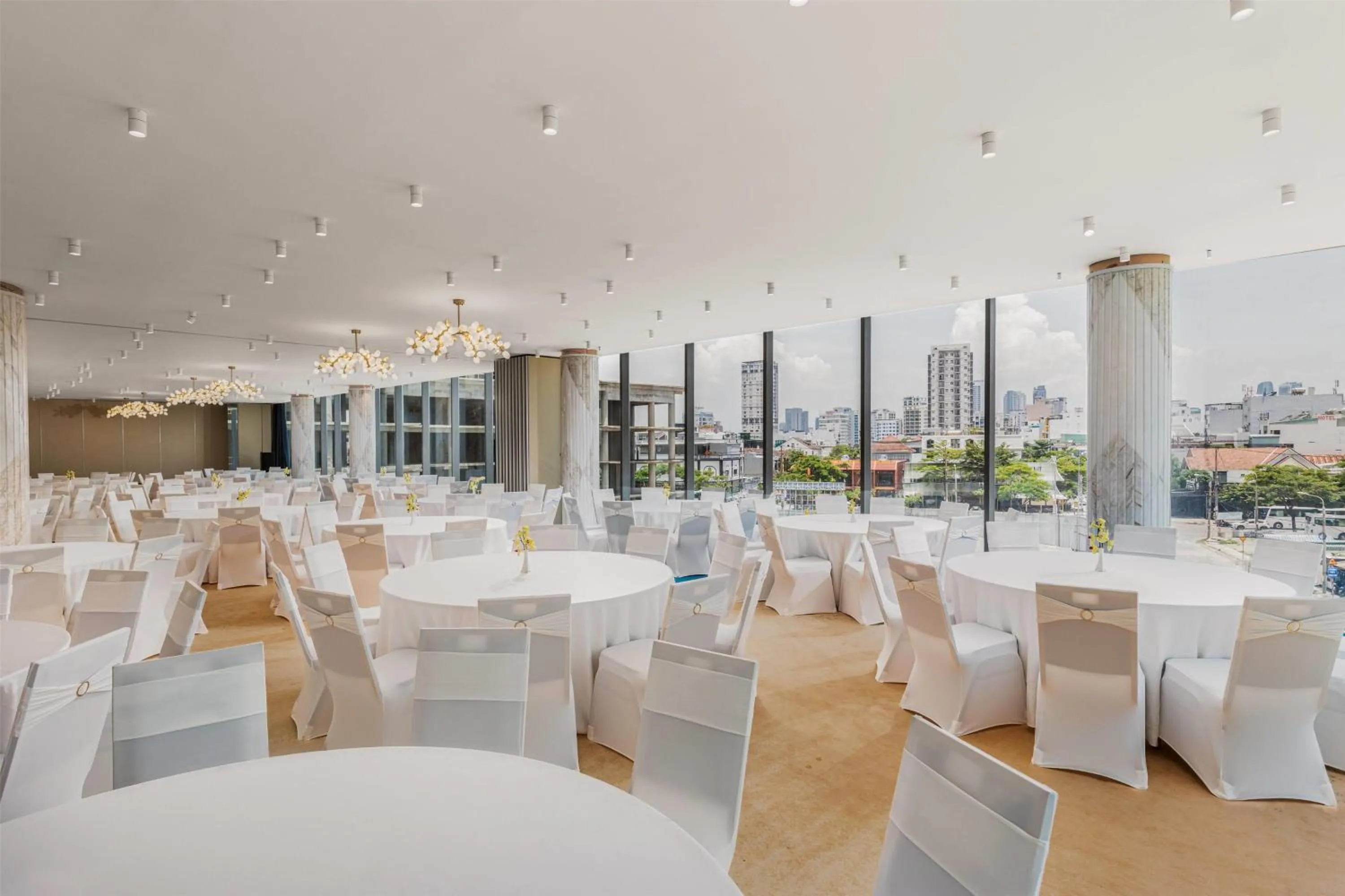 Meeting/conference room in Wyndham Soleil Danang - Free Two ways Airport Transport