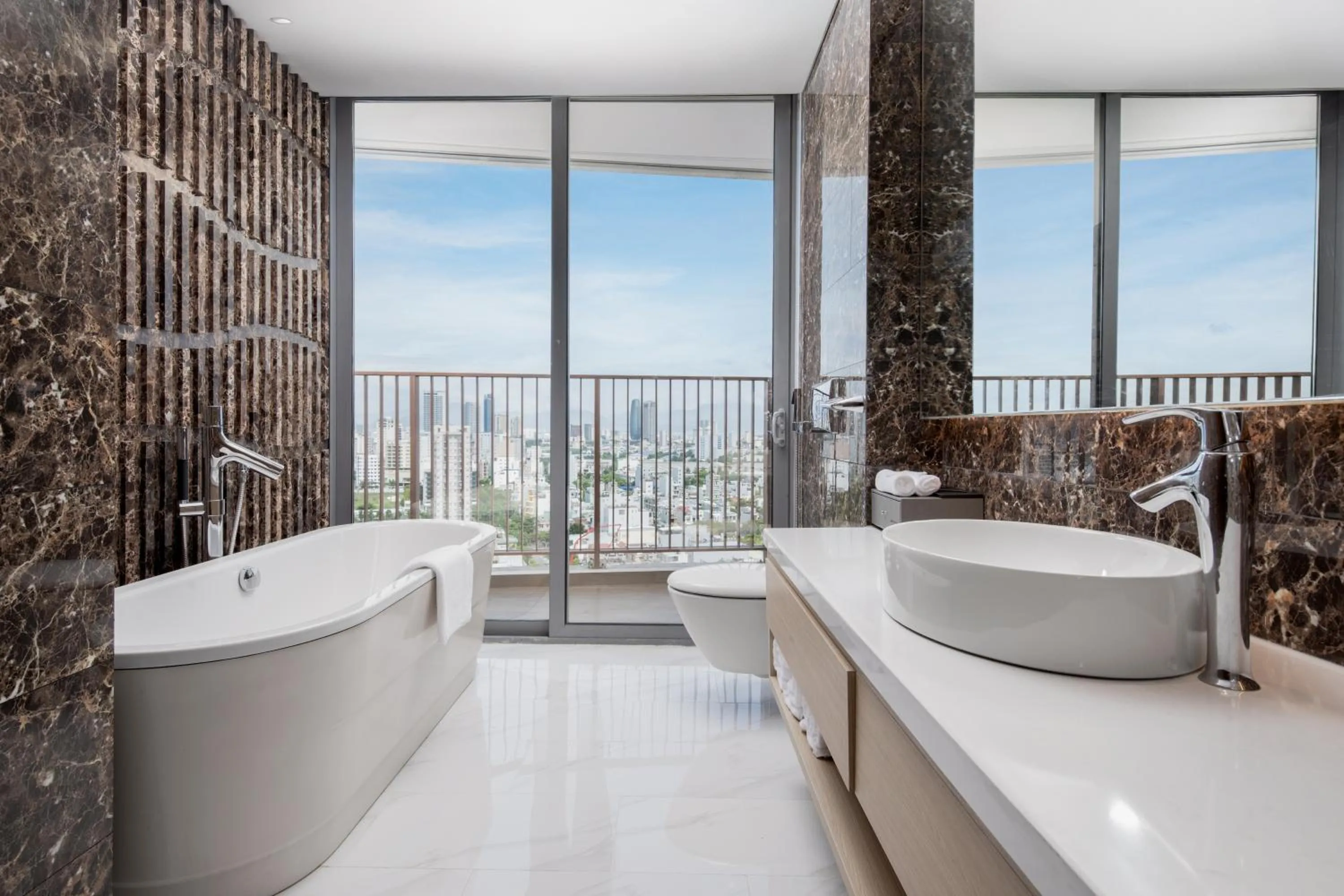 Shower in Wyndham Soleil Danang - Free Two ways Airport Transport