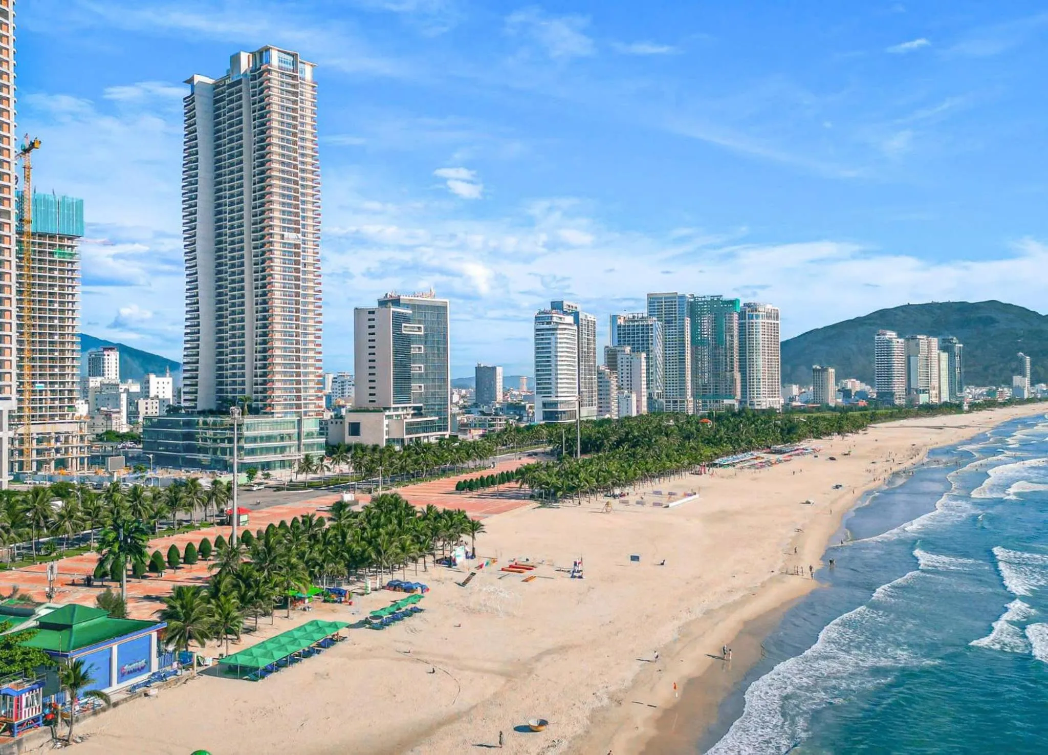 Property building in Wyndham Soleil Danang - Free Two ways Airport Transport