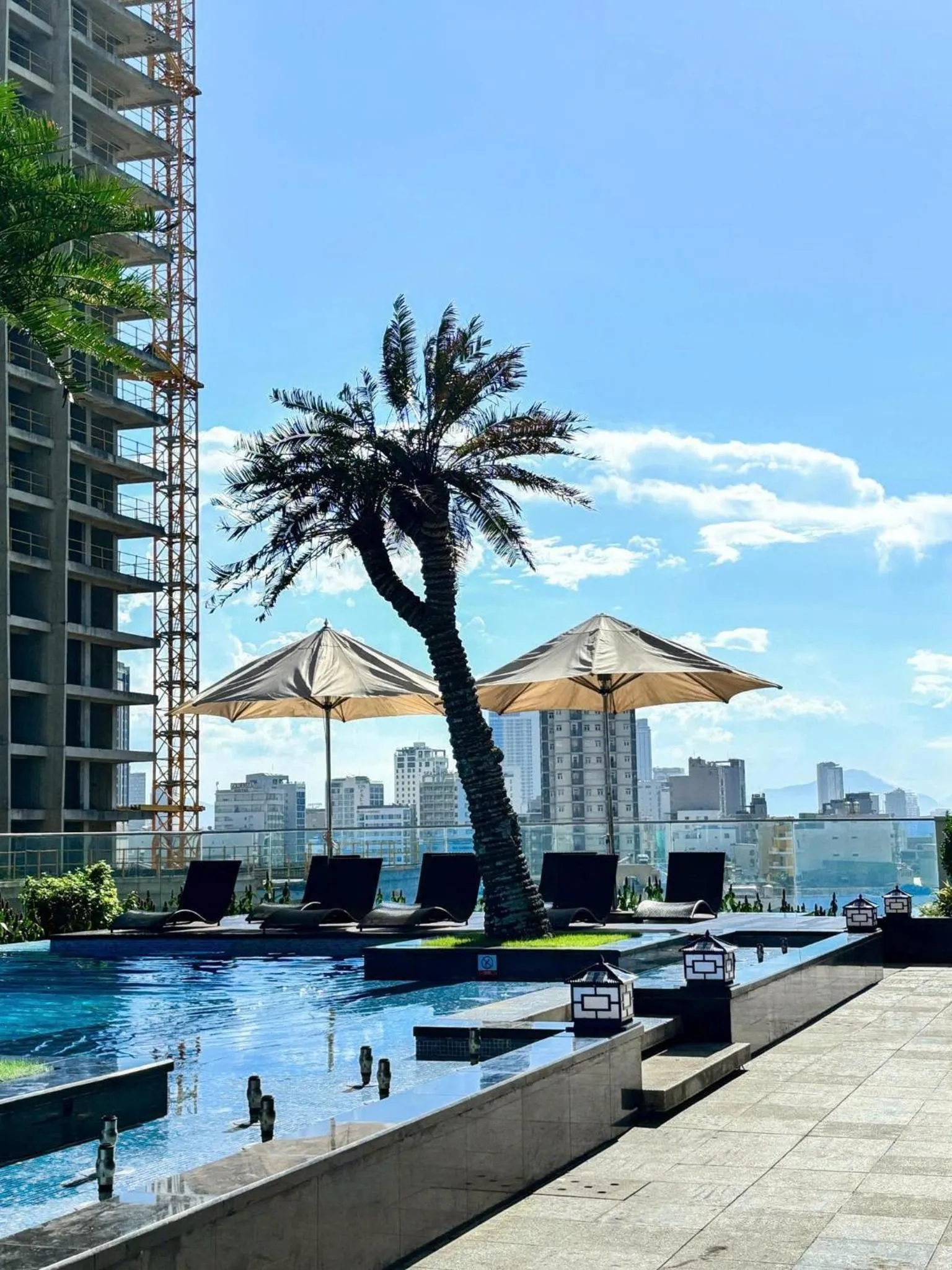 Day in Wyndham Soleil Danang - Free Two ways Airport Transport