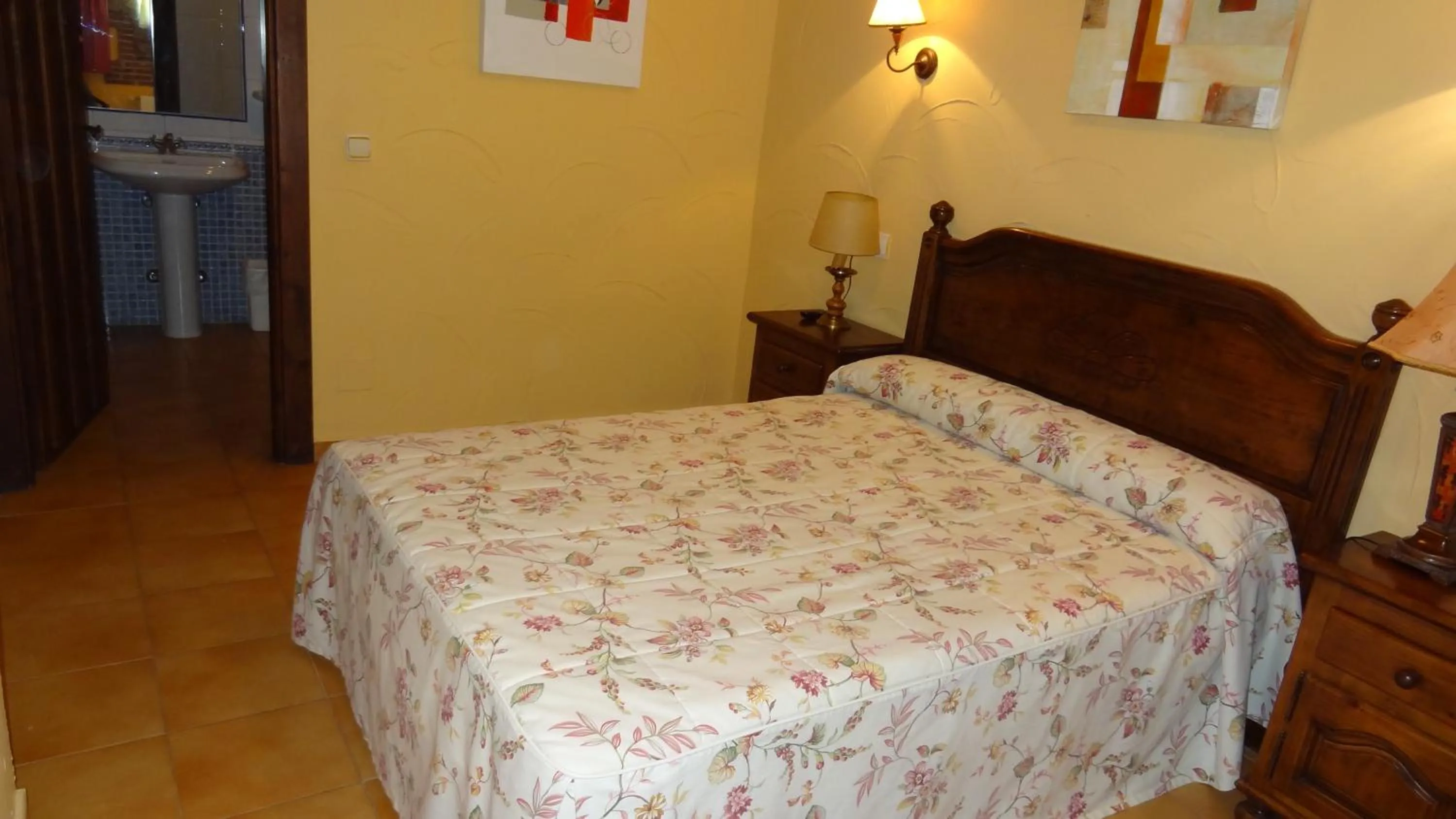 Photo of the whole room, Bed in Hotel Intriago I & II
