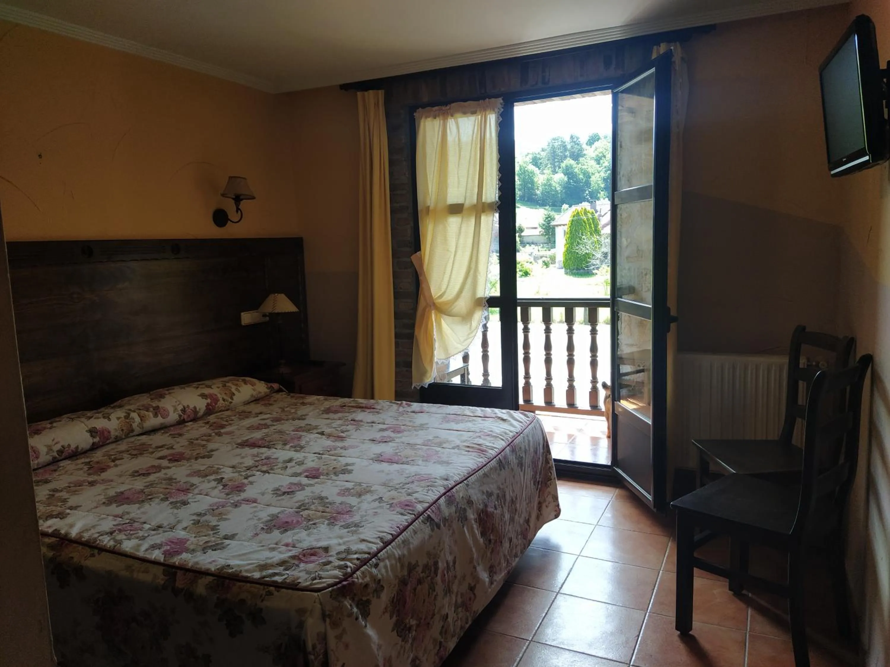 Bed in Hotel Intriago I & II