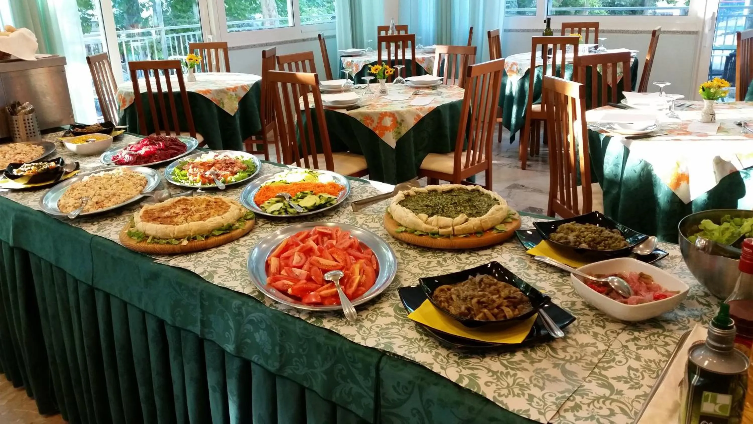 Restaurant/places to eat in Hotel Santini