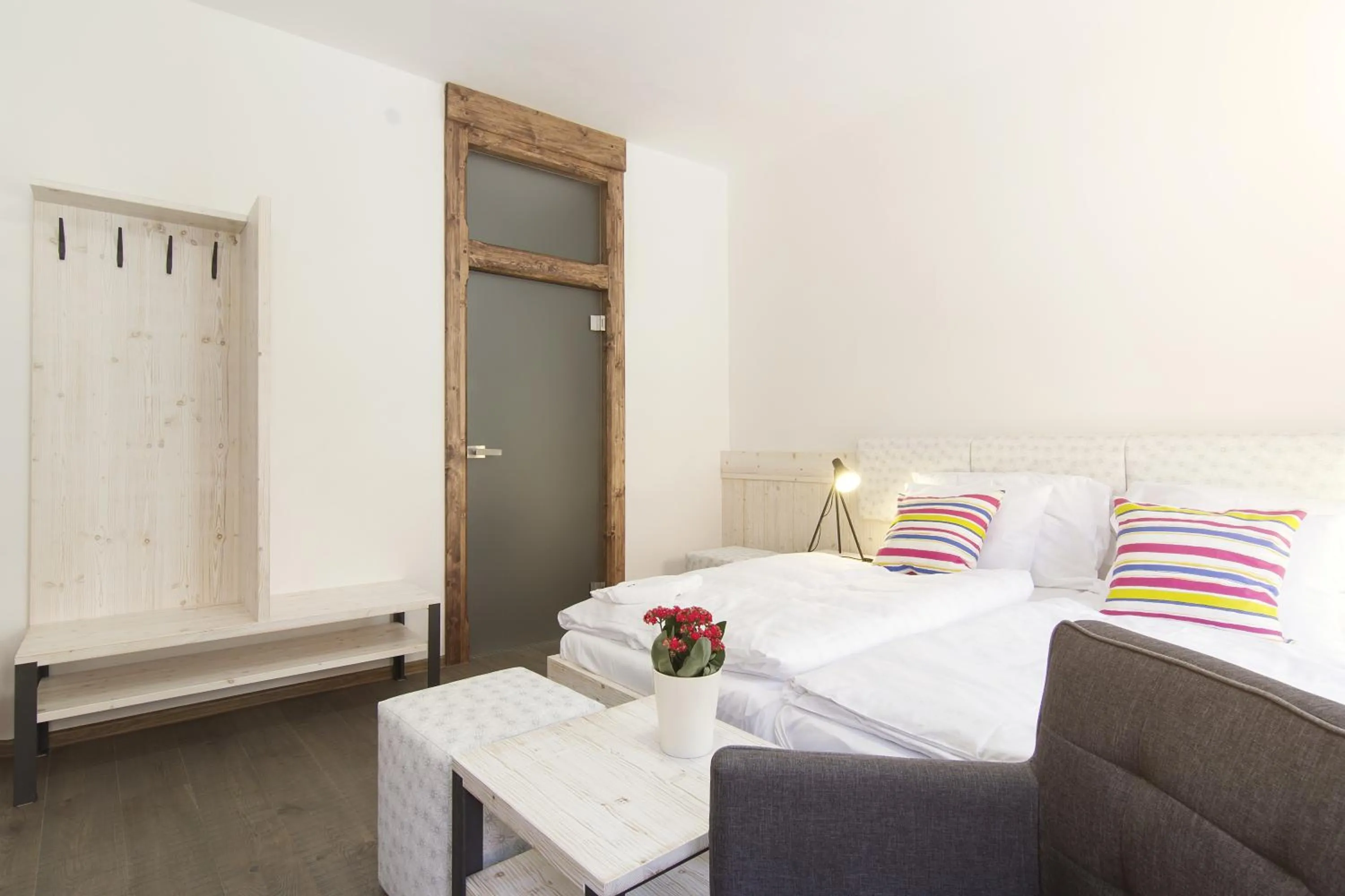 Bedroom, Bed in Largo