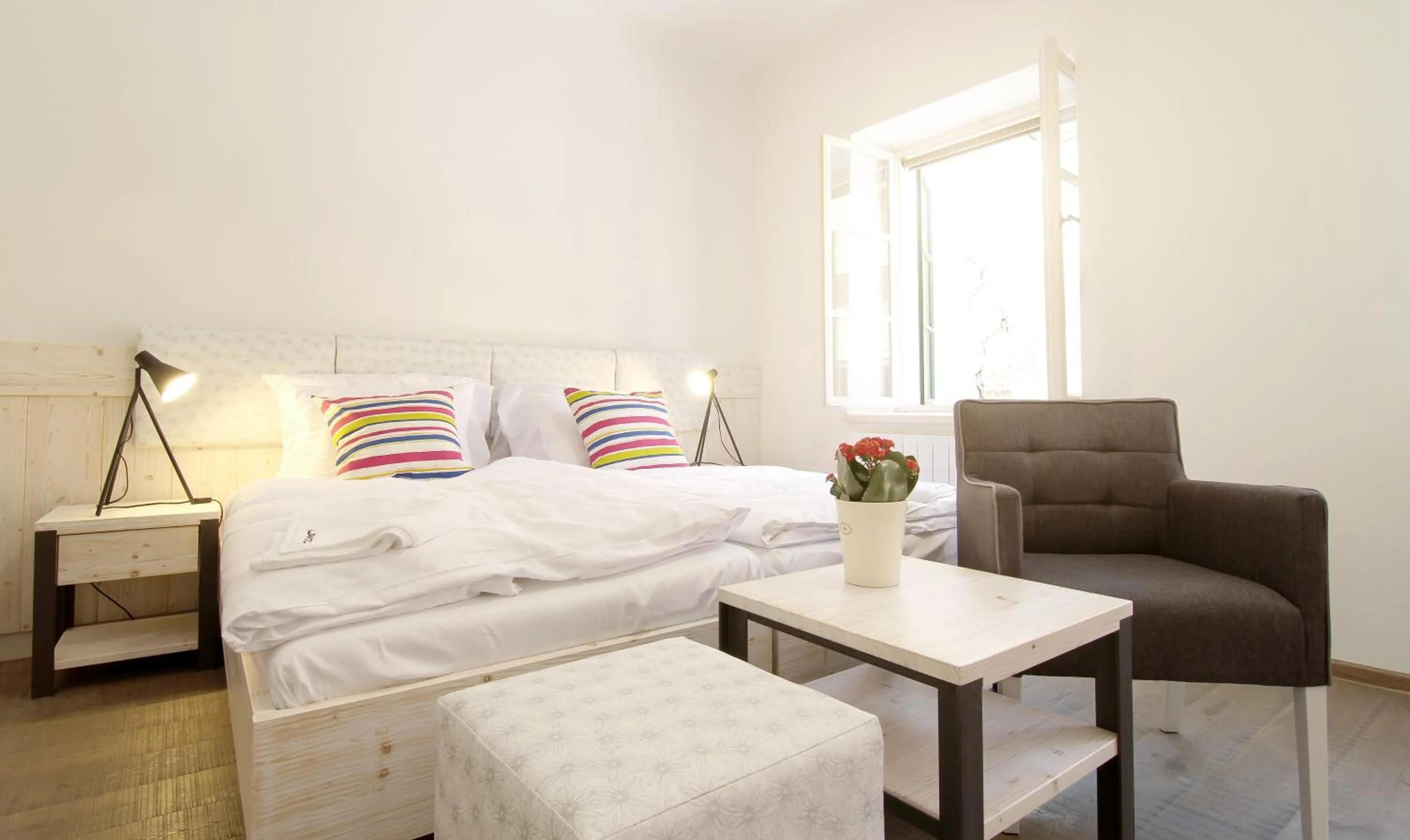 Bedroom, Bed in Largo