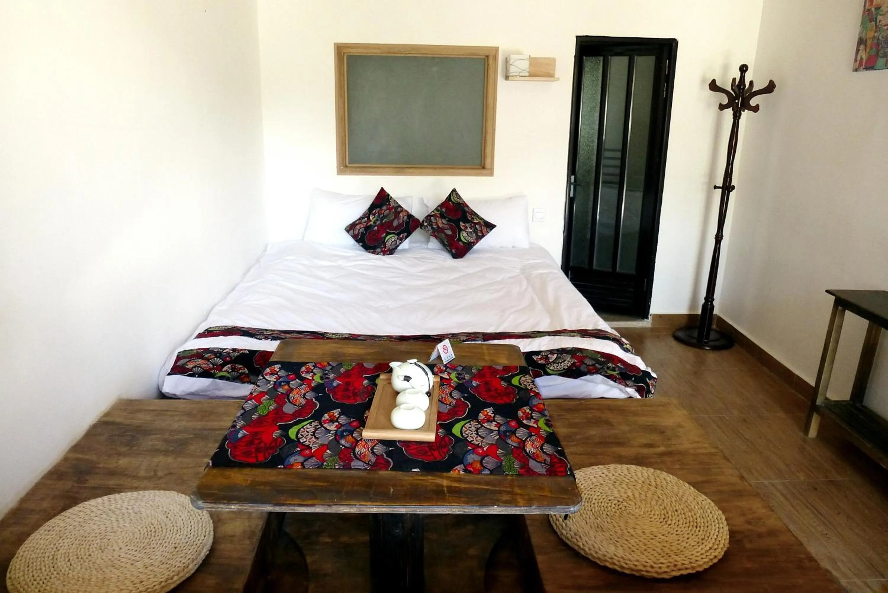 Bed in Tourist Courtyard Hotel