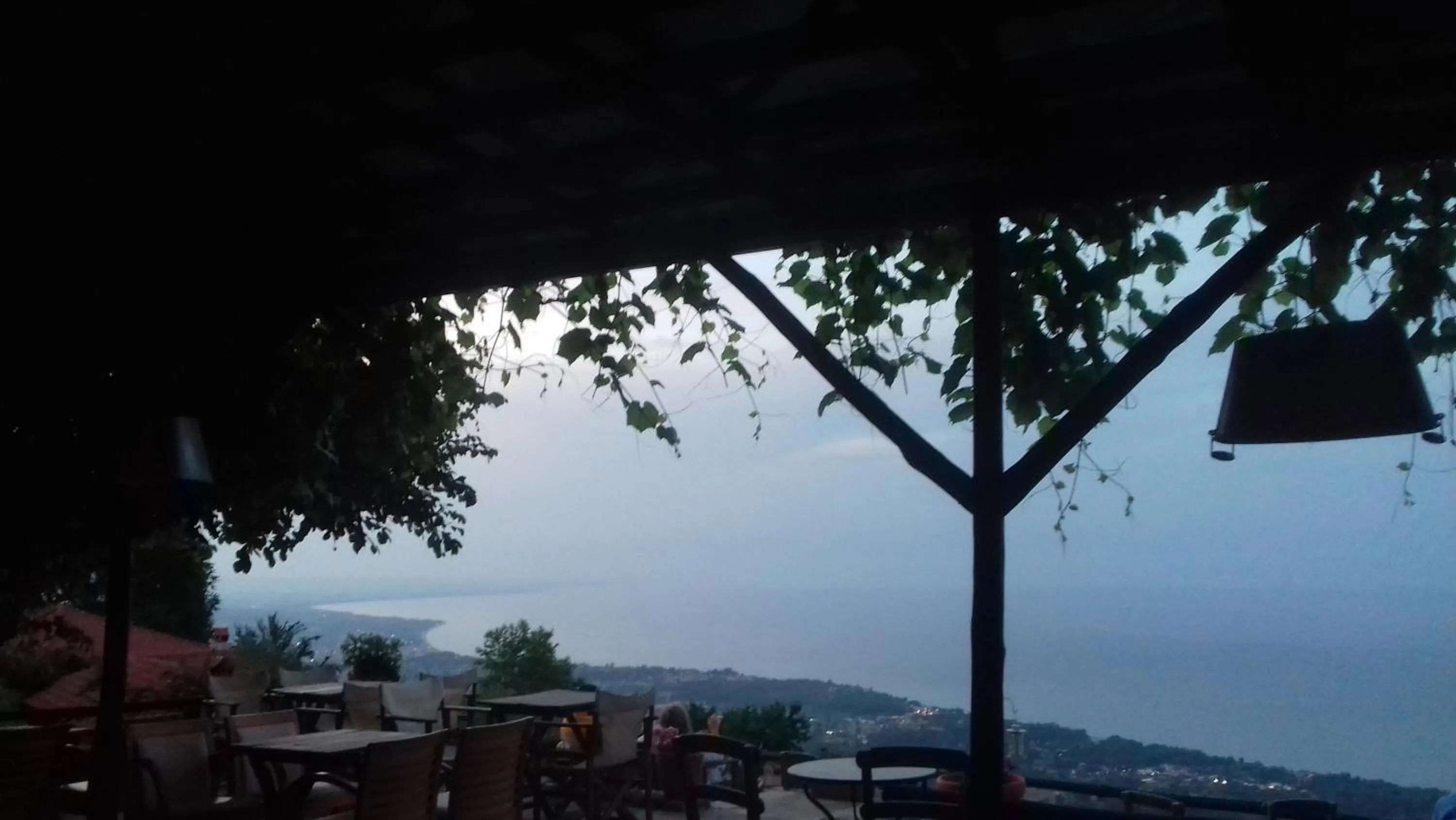 Restaurant/places to eat in Enastron Guesthouse