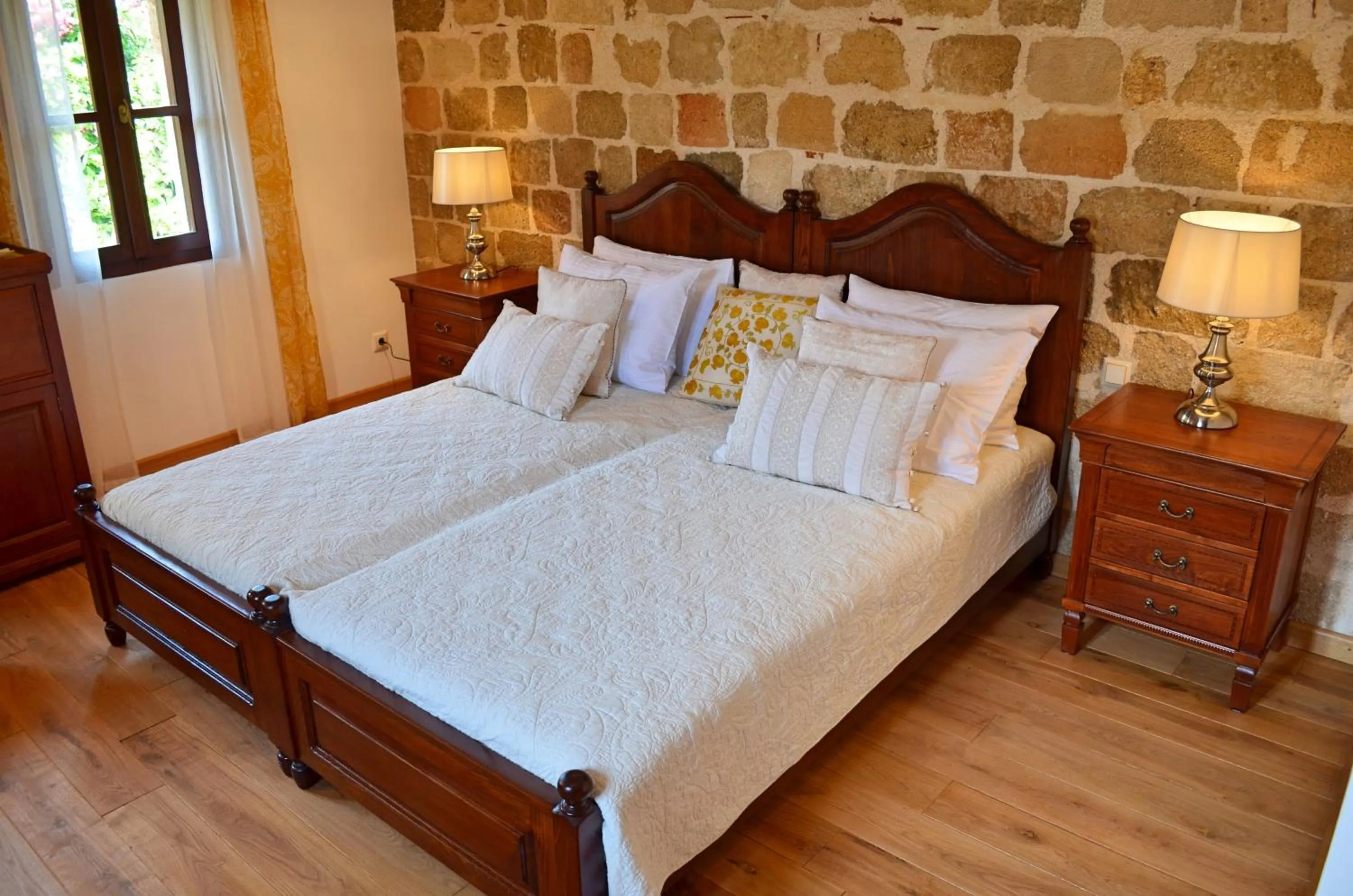 Bed in Hotel Ellique