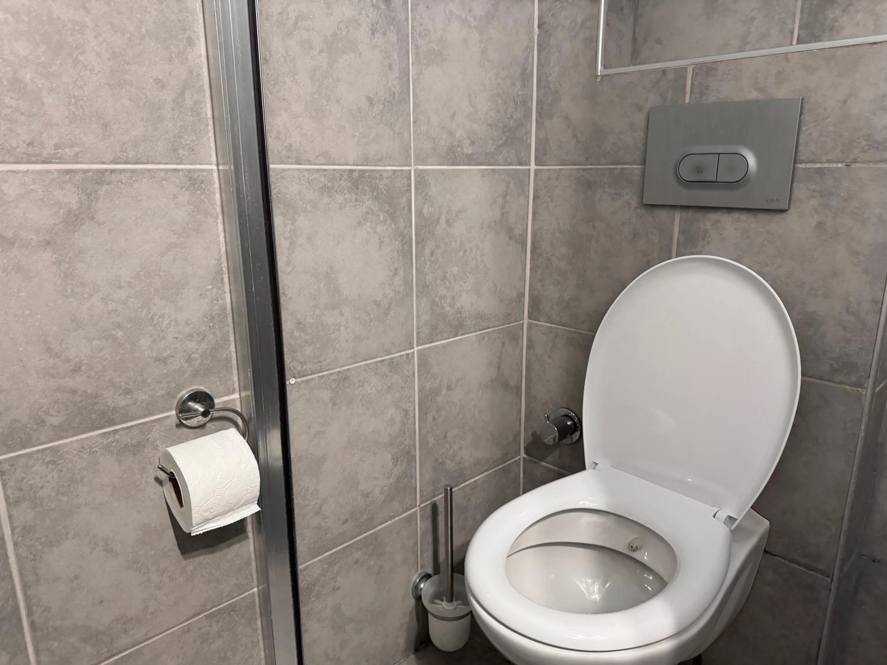 Shower in White and Blue Bodrum