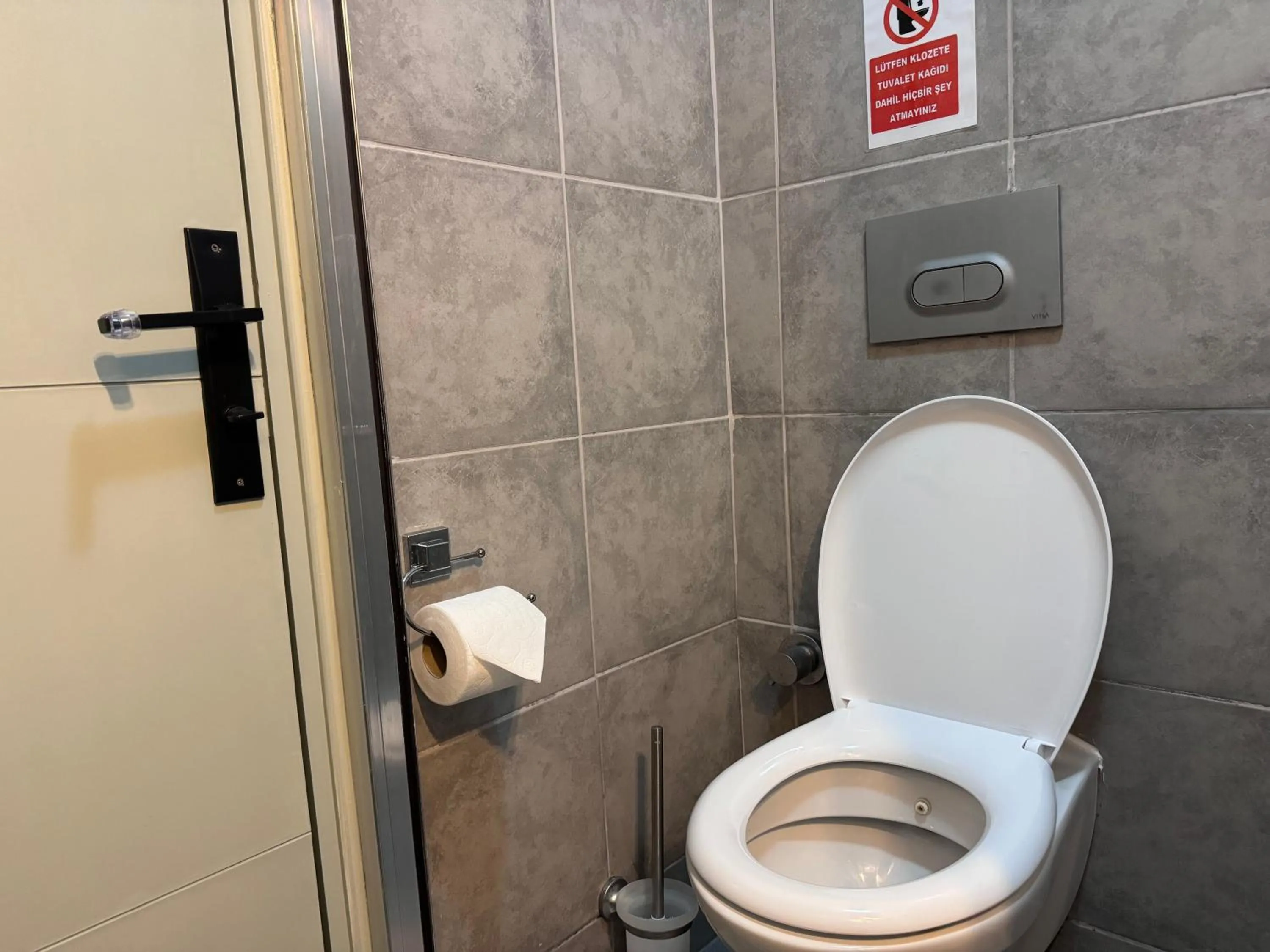 Shower in White and Blue Bodrum