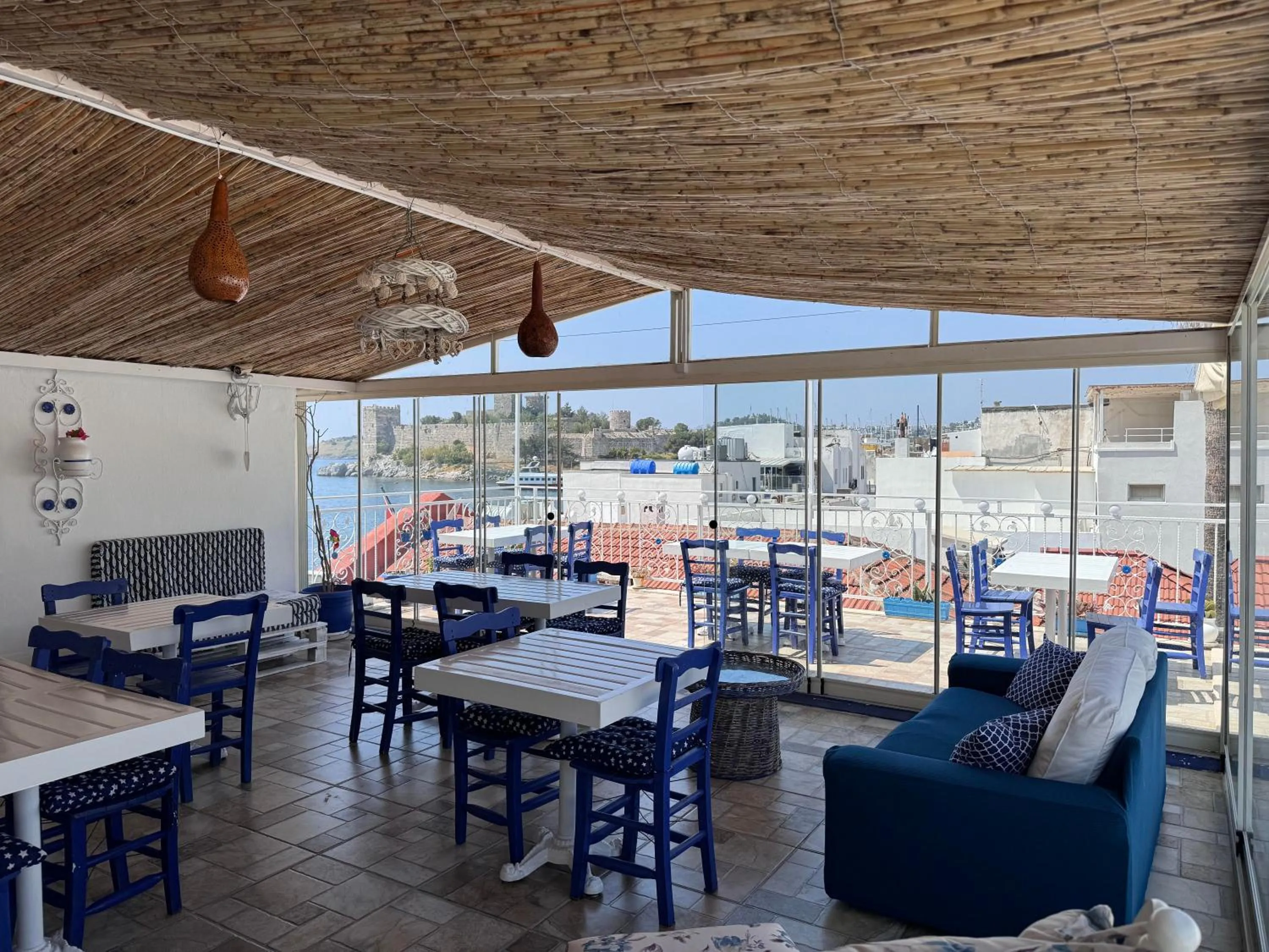 Patio in White and Blue Bodrum