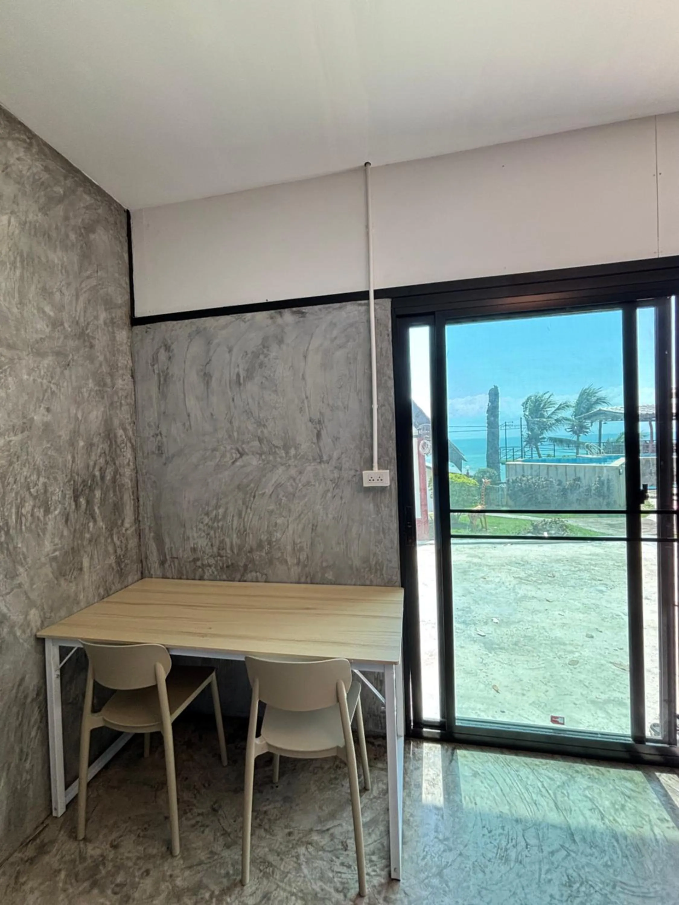 Dining area in Golden Beach Resort Koh Phangan