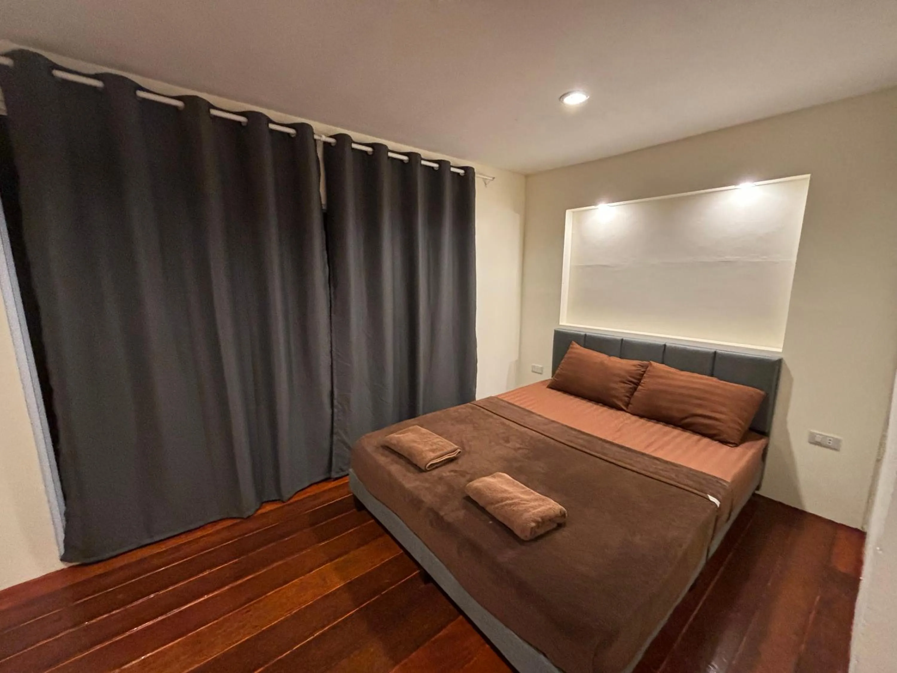 Bed in Golden Beach Resort Koh Phangan