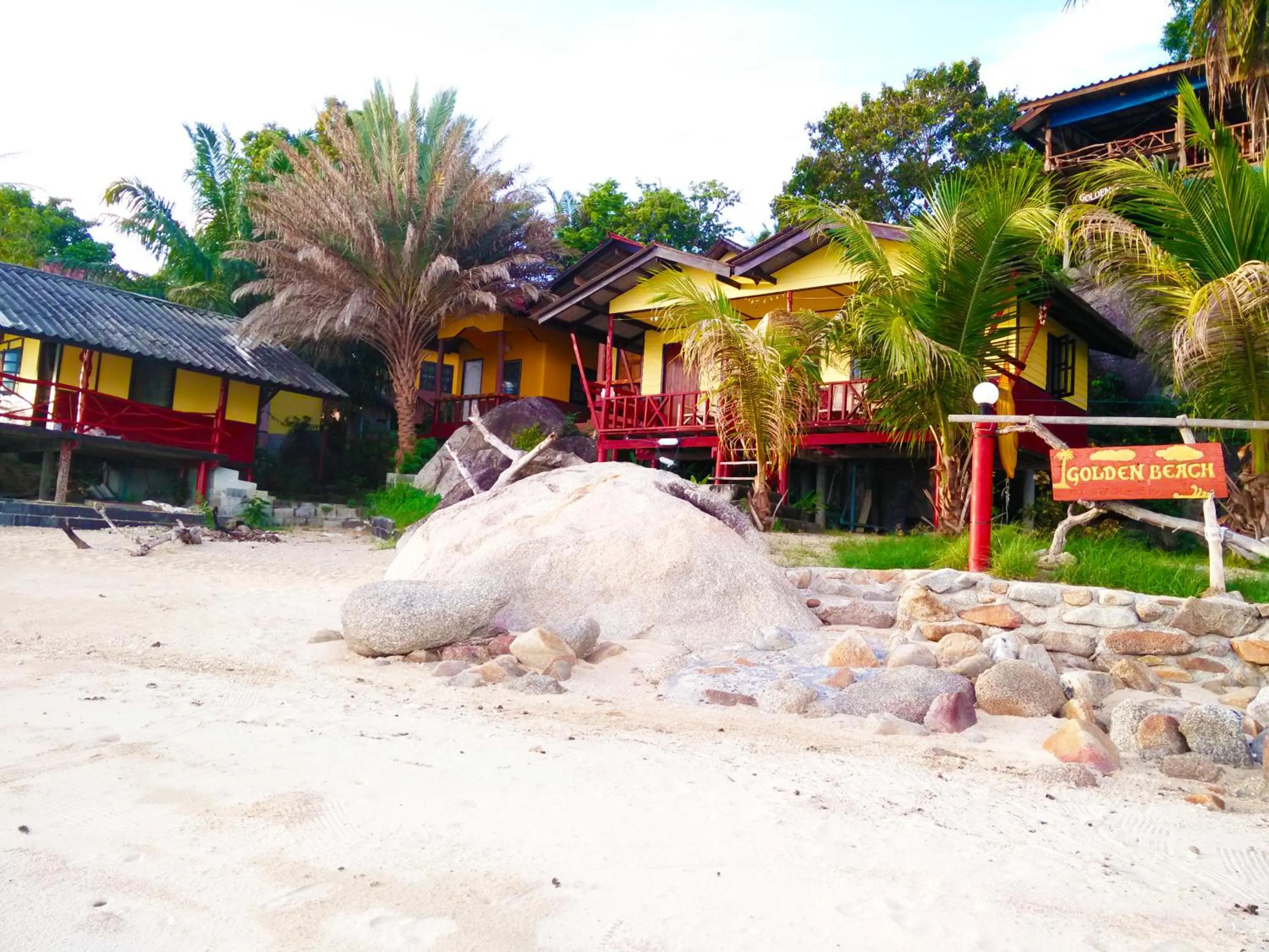 Property building in Golden Beach Resort Koh Phangan