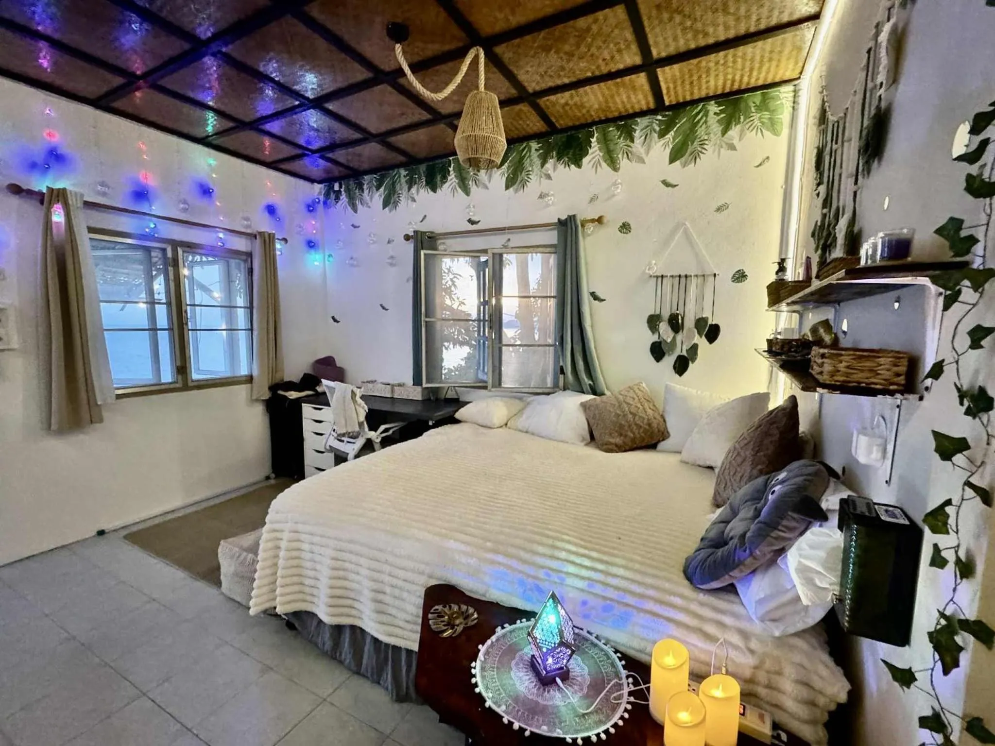 Bed in Golden Beach Resort Koh Phangan