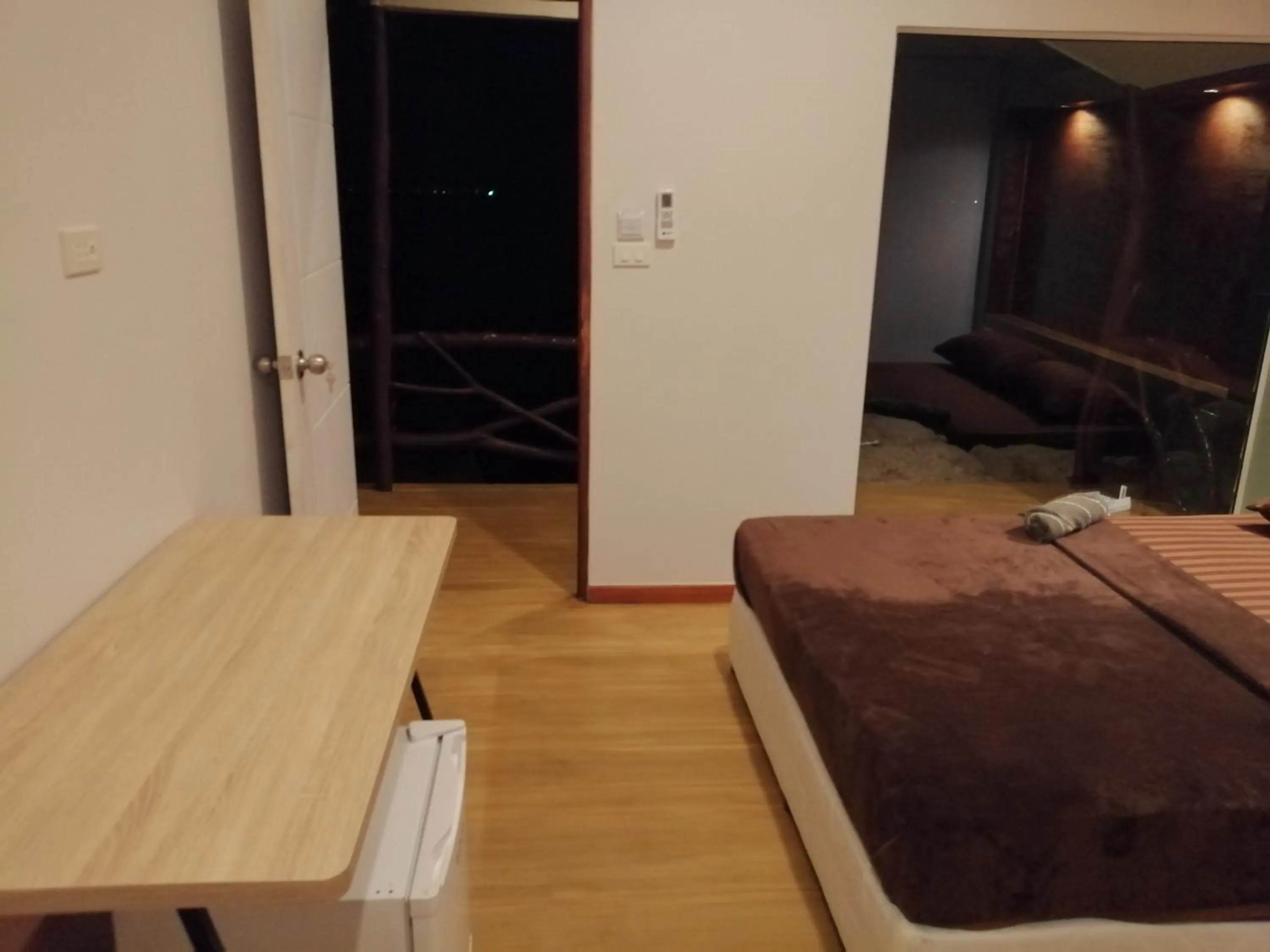 Photo of the whole room, Bed in Golden Beach Resort Koh Phangan