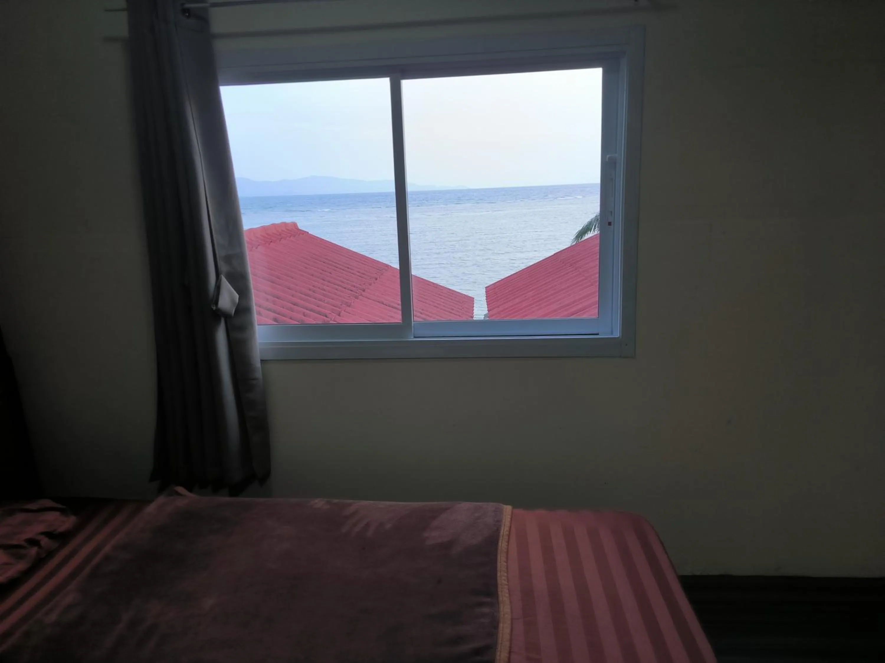 Bed in Golden Beach Resort Koh Phangan