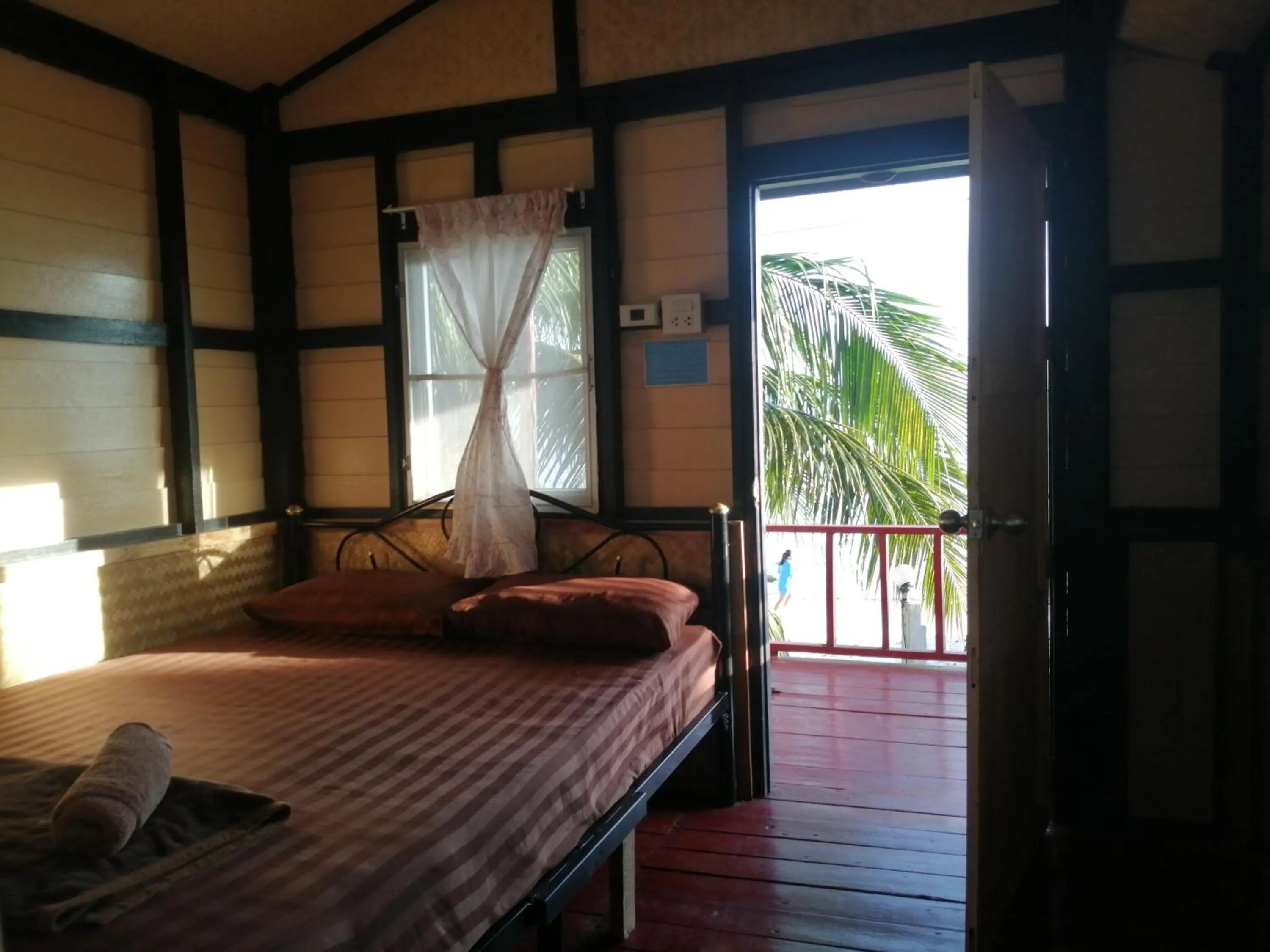 Bed in Golden Beach Resort Koh Phangan