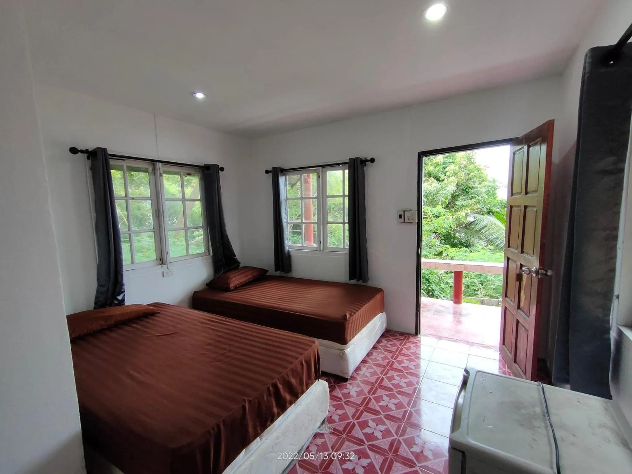 Photo of the whole room, Bed in Golden Beach Resort Koh Phangan