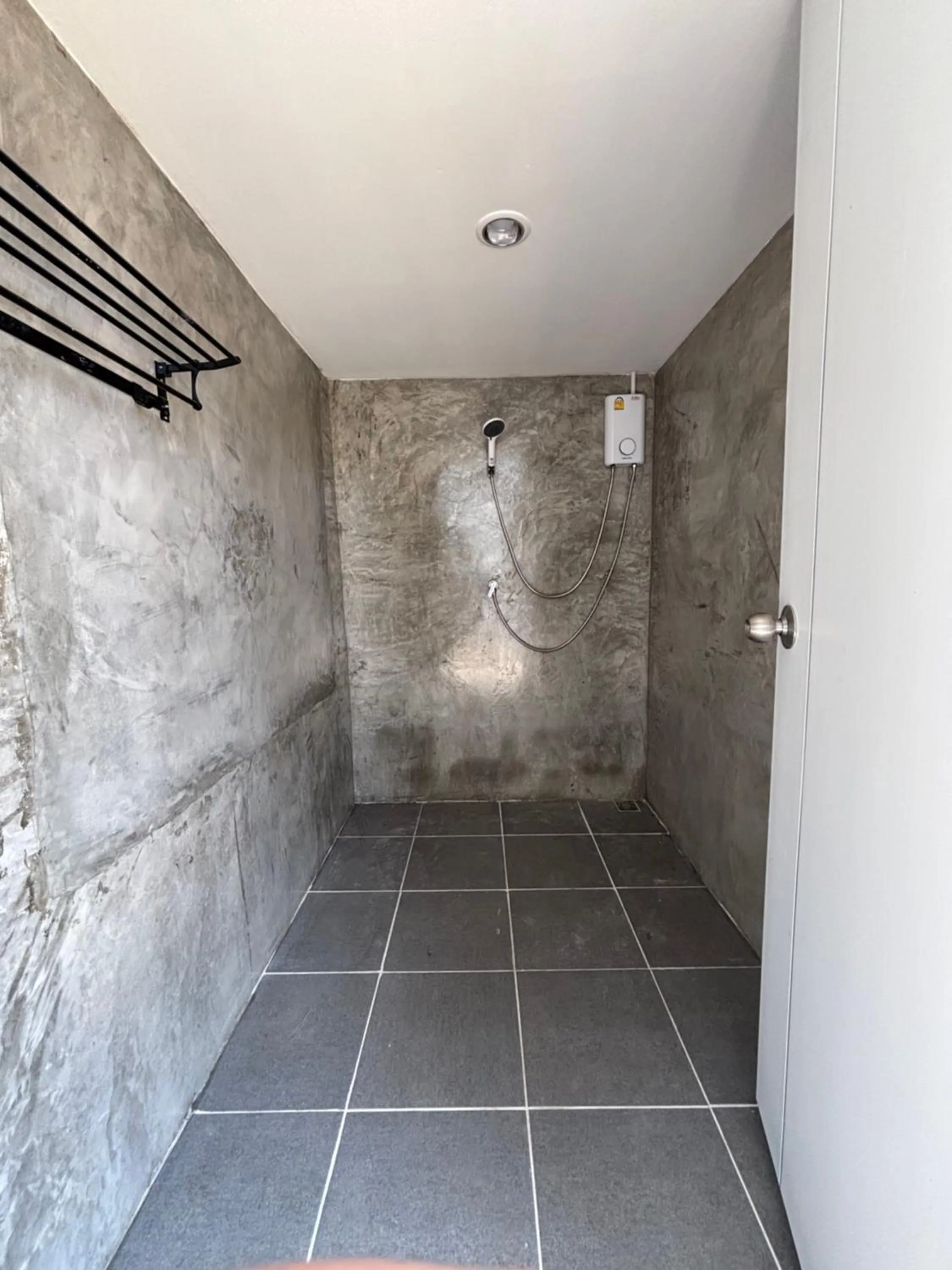 Shower in Golden Beach Resort Koh Phangan