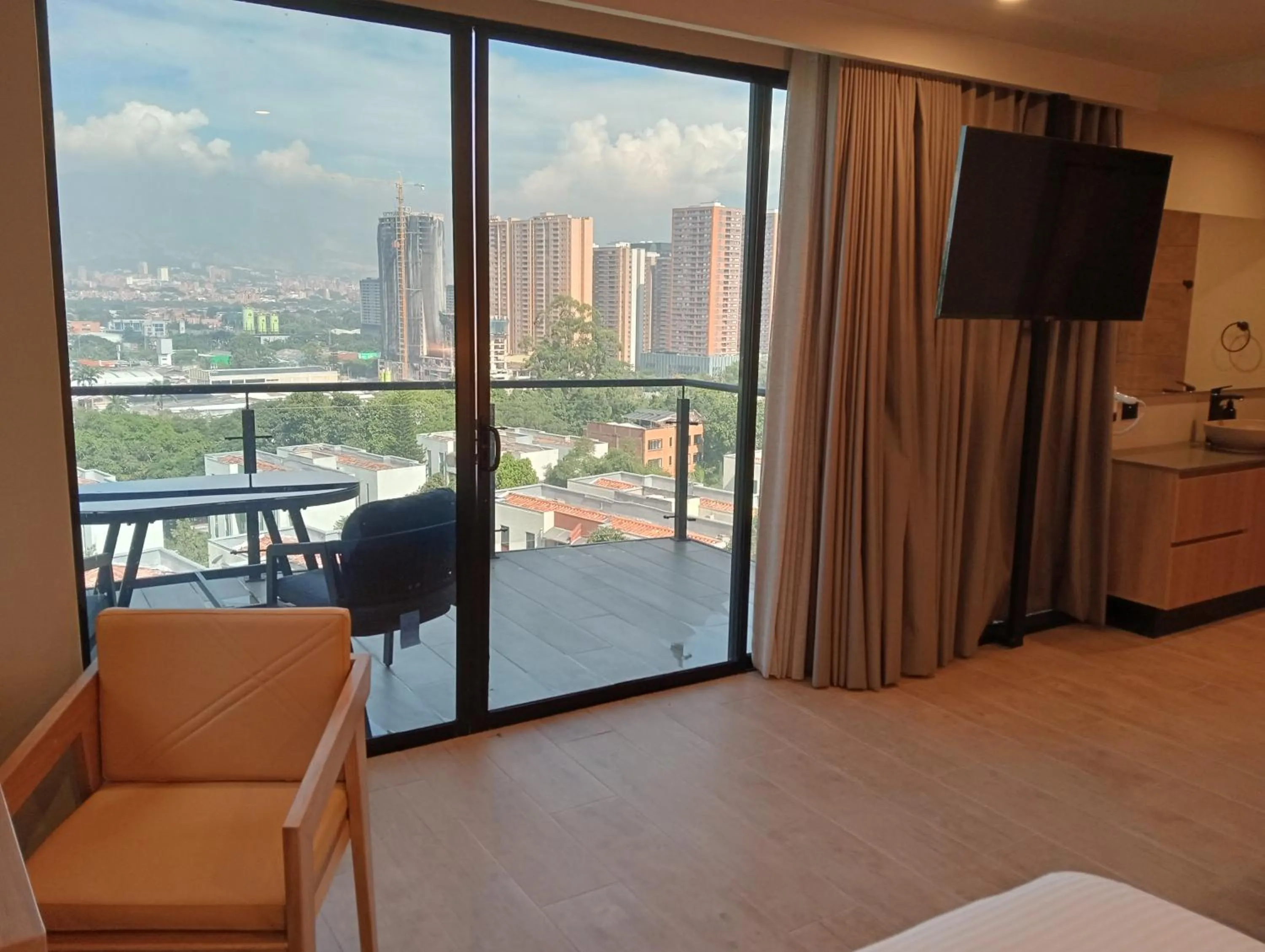 Balcony/Terrace, Bed in Hotel Rulay Medellin