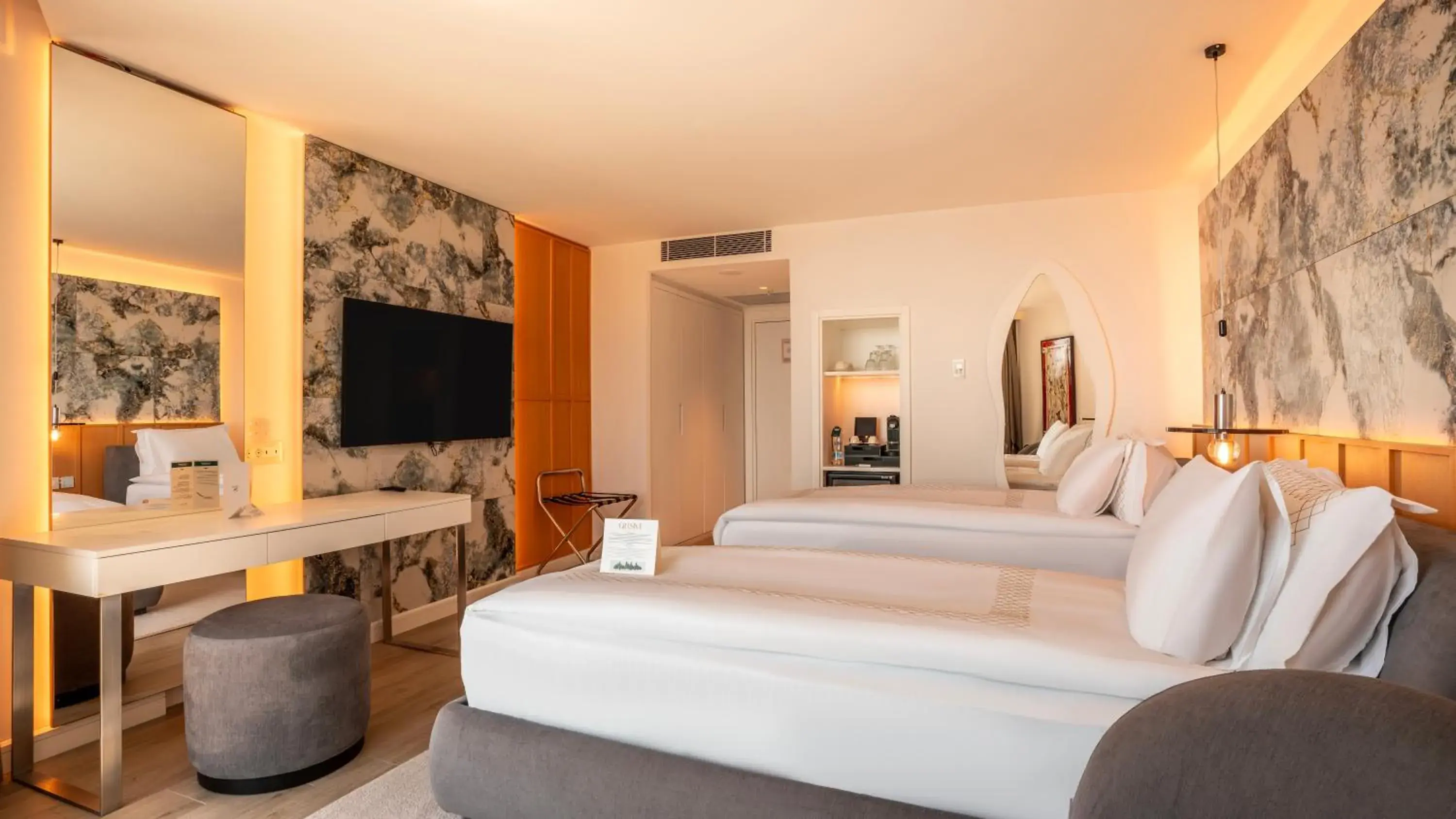 Superior Twin Room in Qlusive Hotel Superior Twin Room in Qlusive Hotel