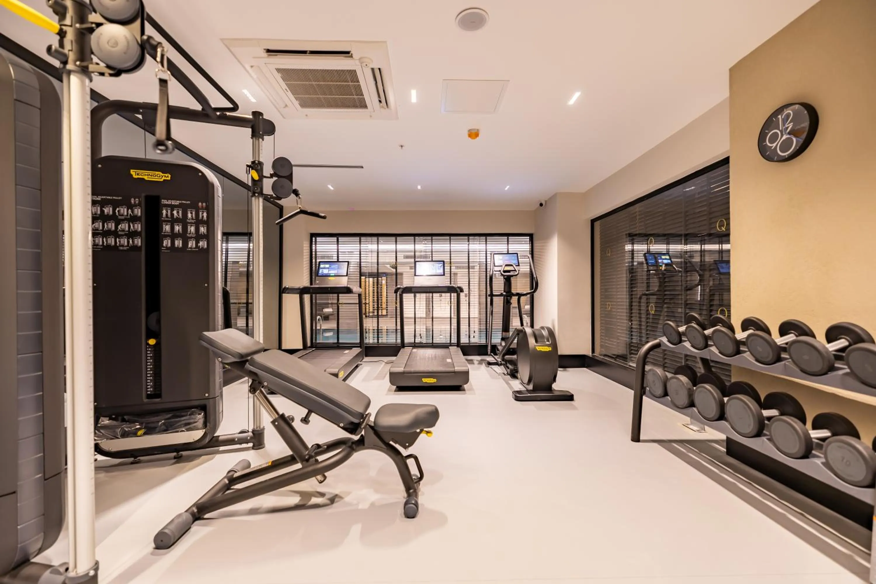 Fitness centre/facilities in Qlusive Hotel