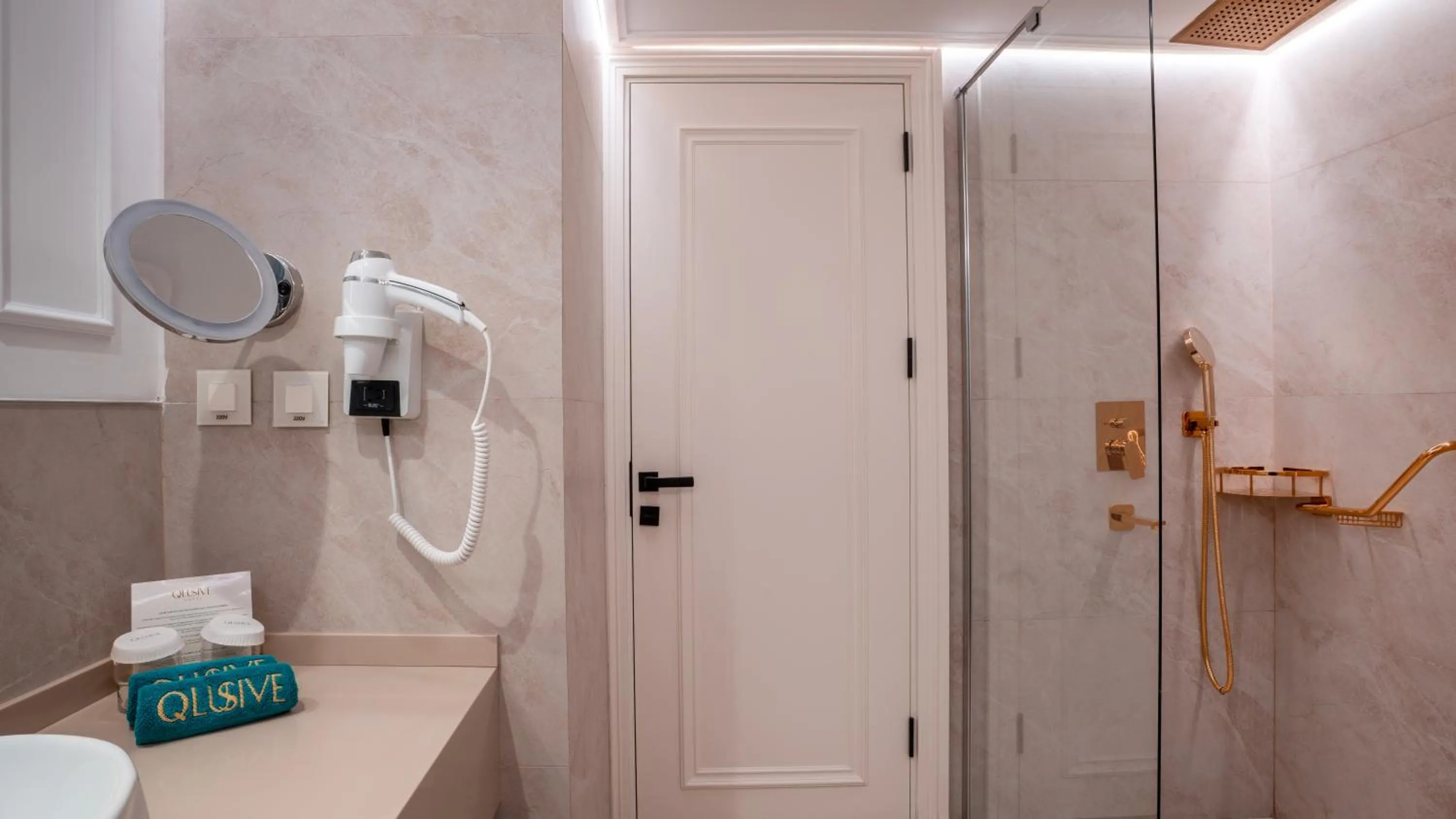 Bathroom in Qlusive Hotel