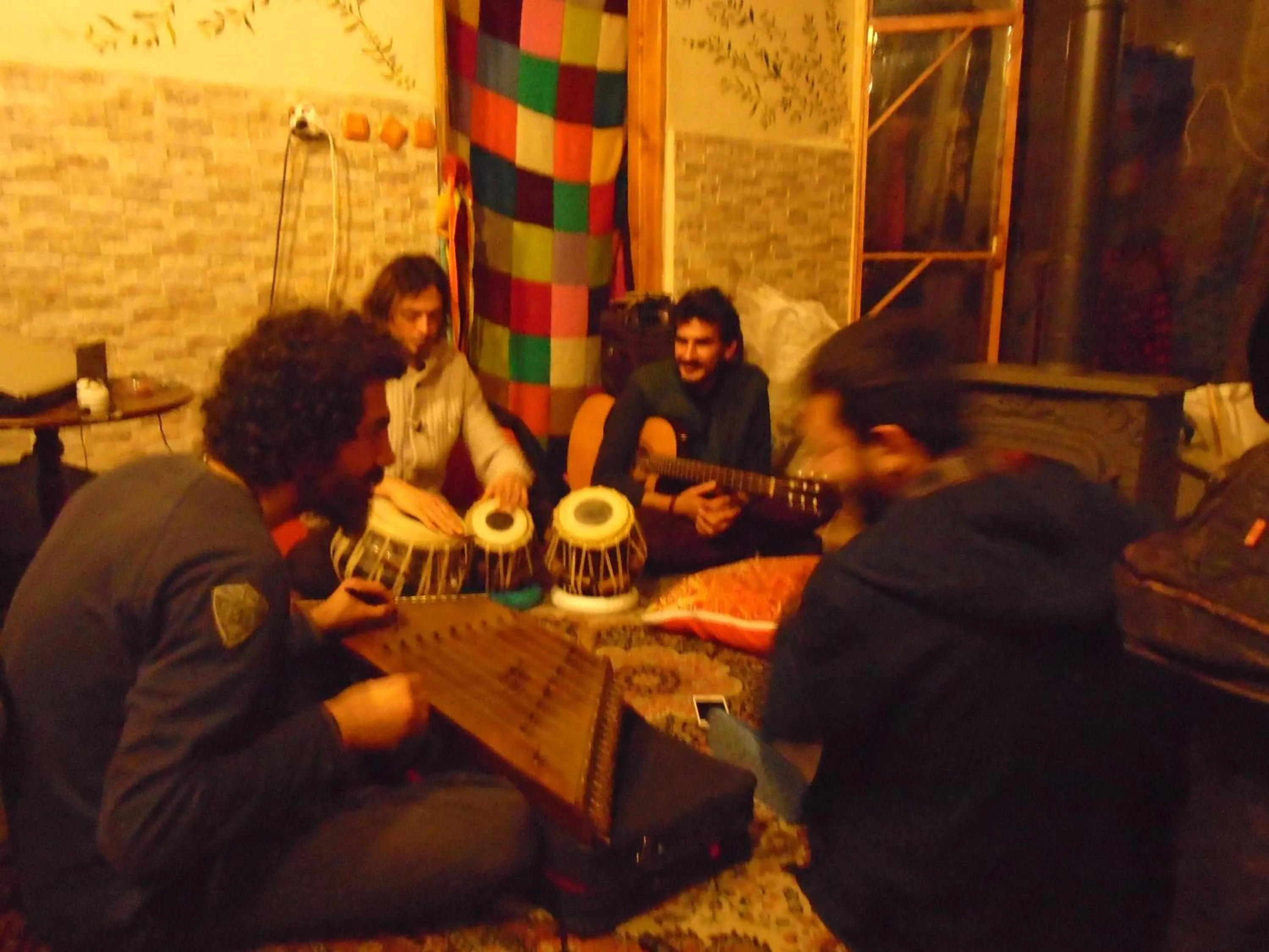 Evening entertainment in Lotus Garden Hostel Izmir