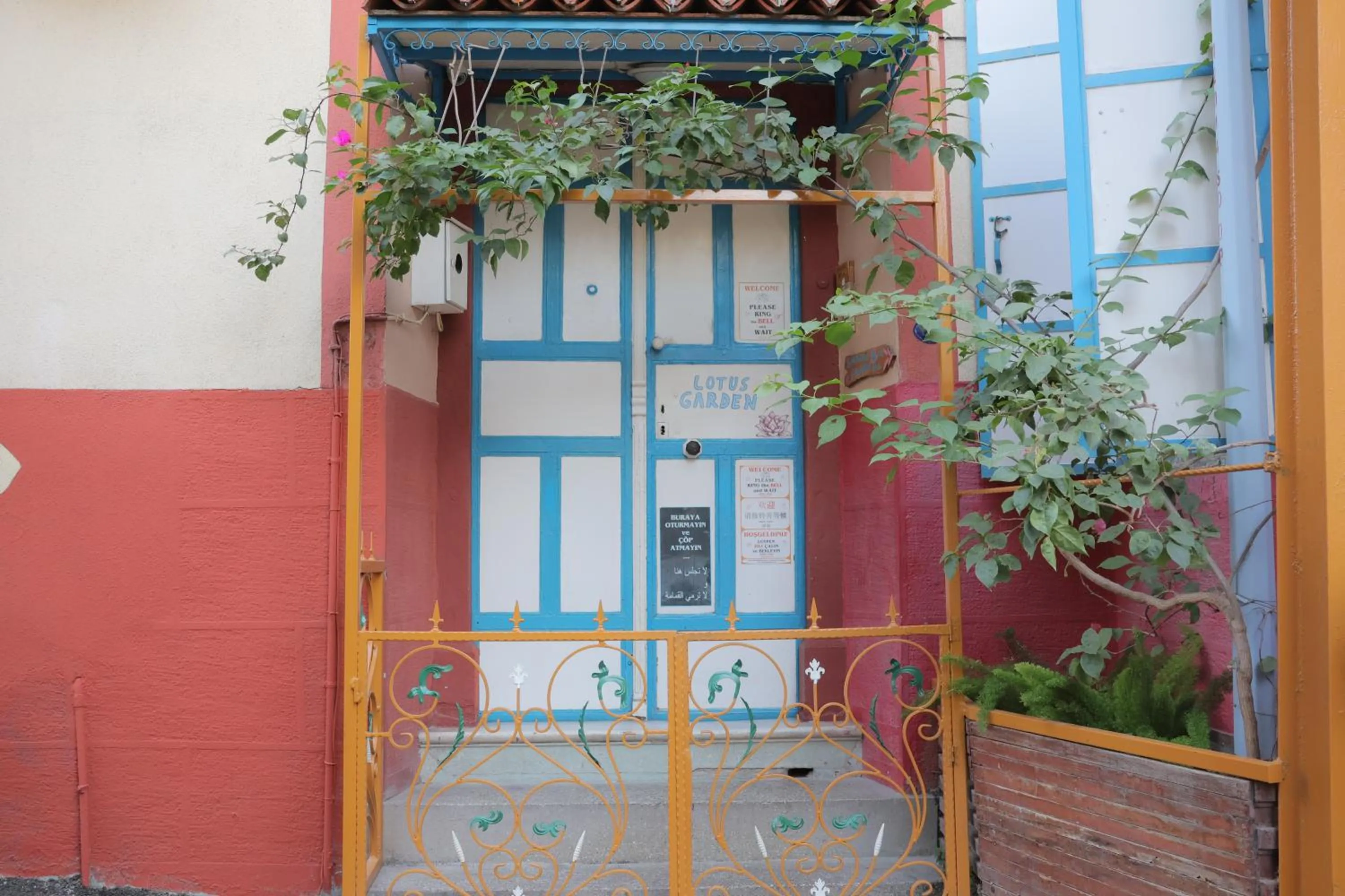 Lotus Garden Hostel Izmir