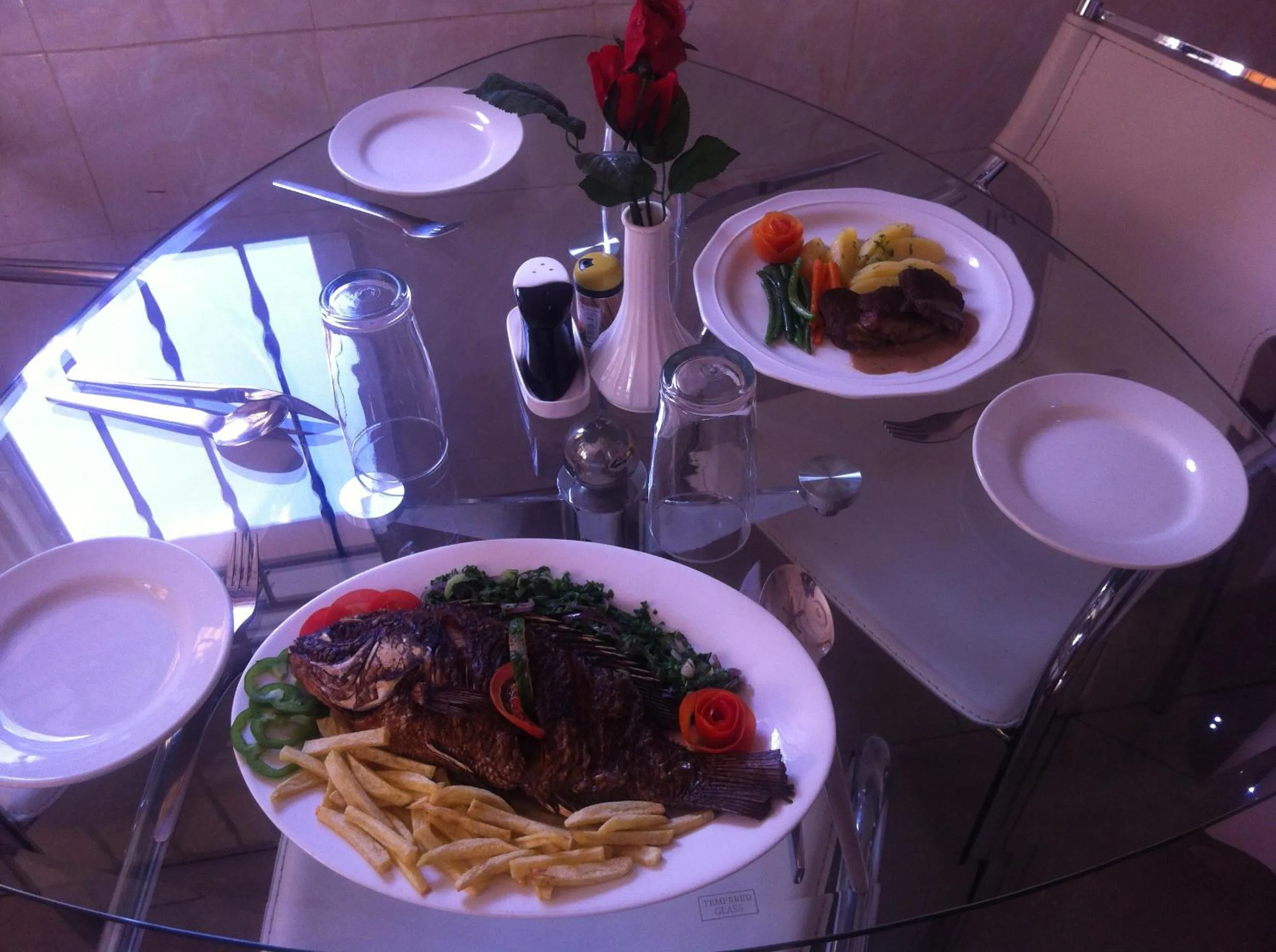 Food in ShaMooL Hotel