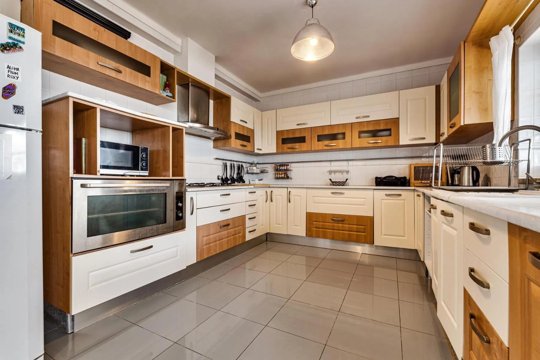 Kitchen or kitchenette in FreeSurfCamp