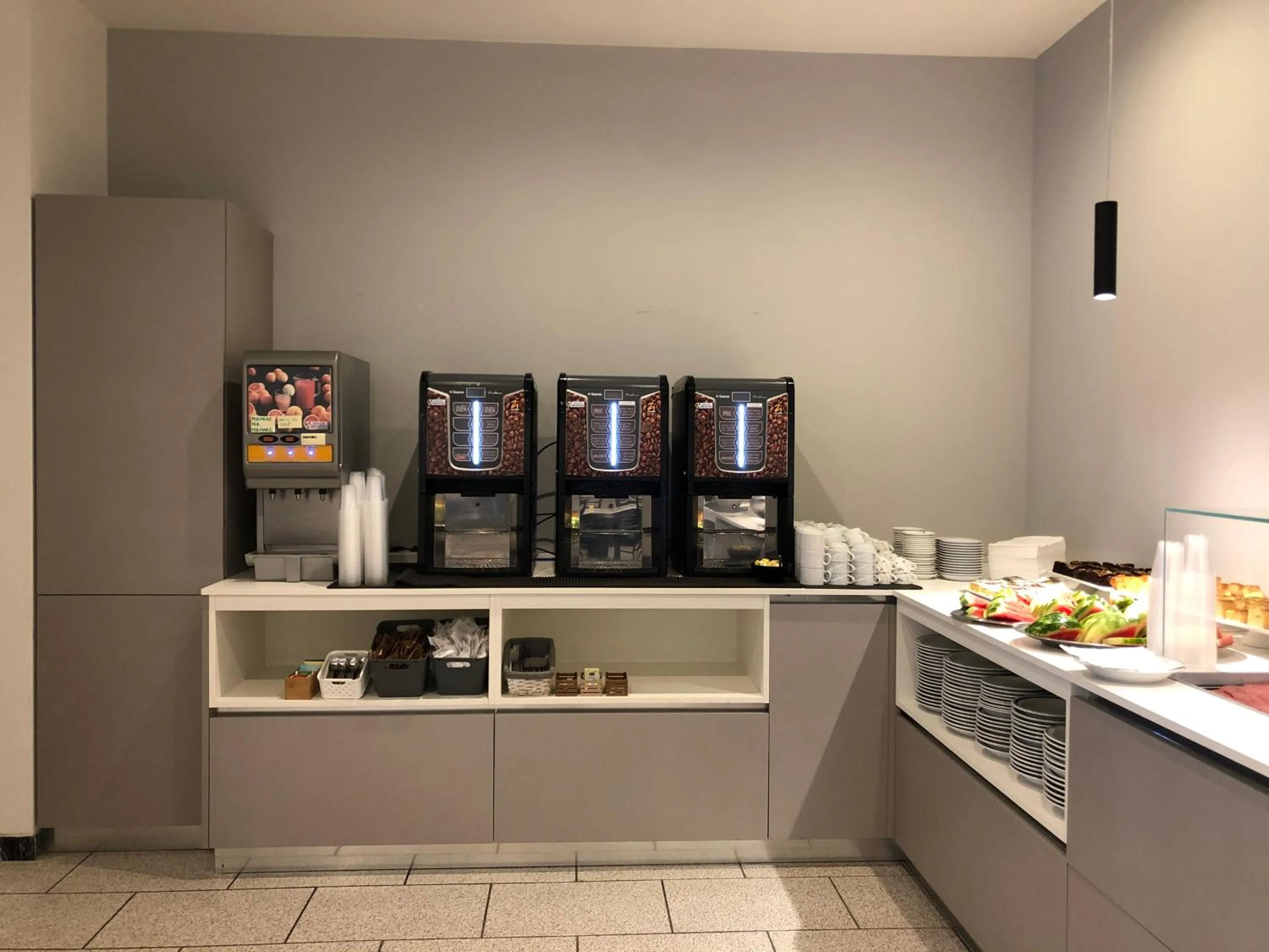 Food and drinks in Hotel ALDEBARAN