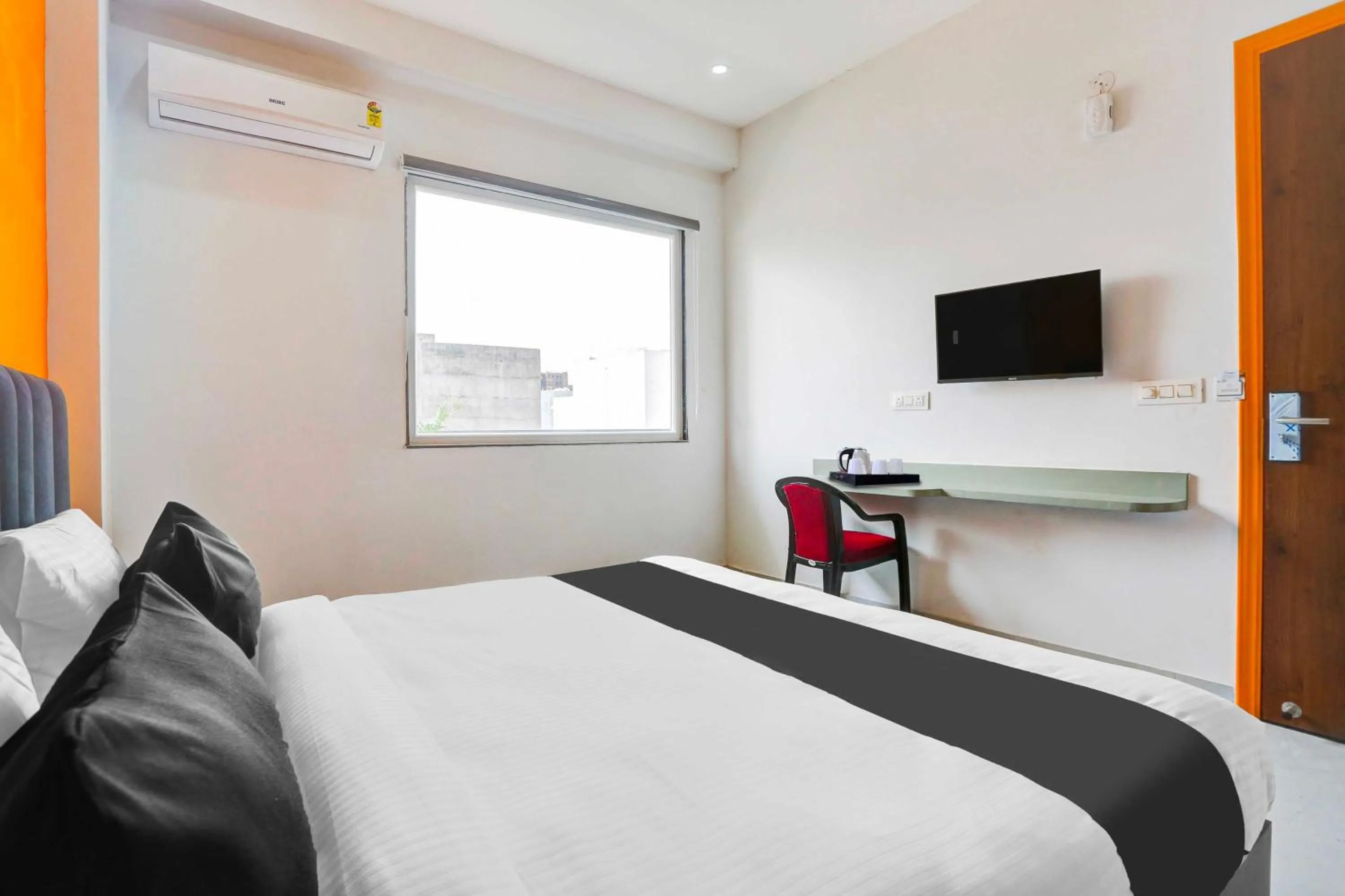 Bedroom, Bed in Townhouse Oak Sector 69 Gurgaon