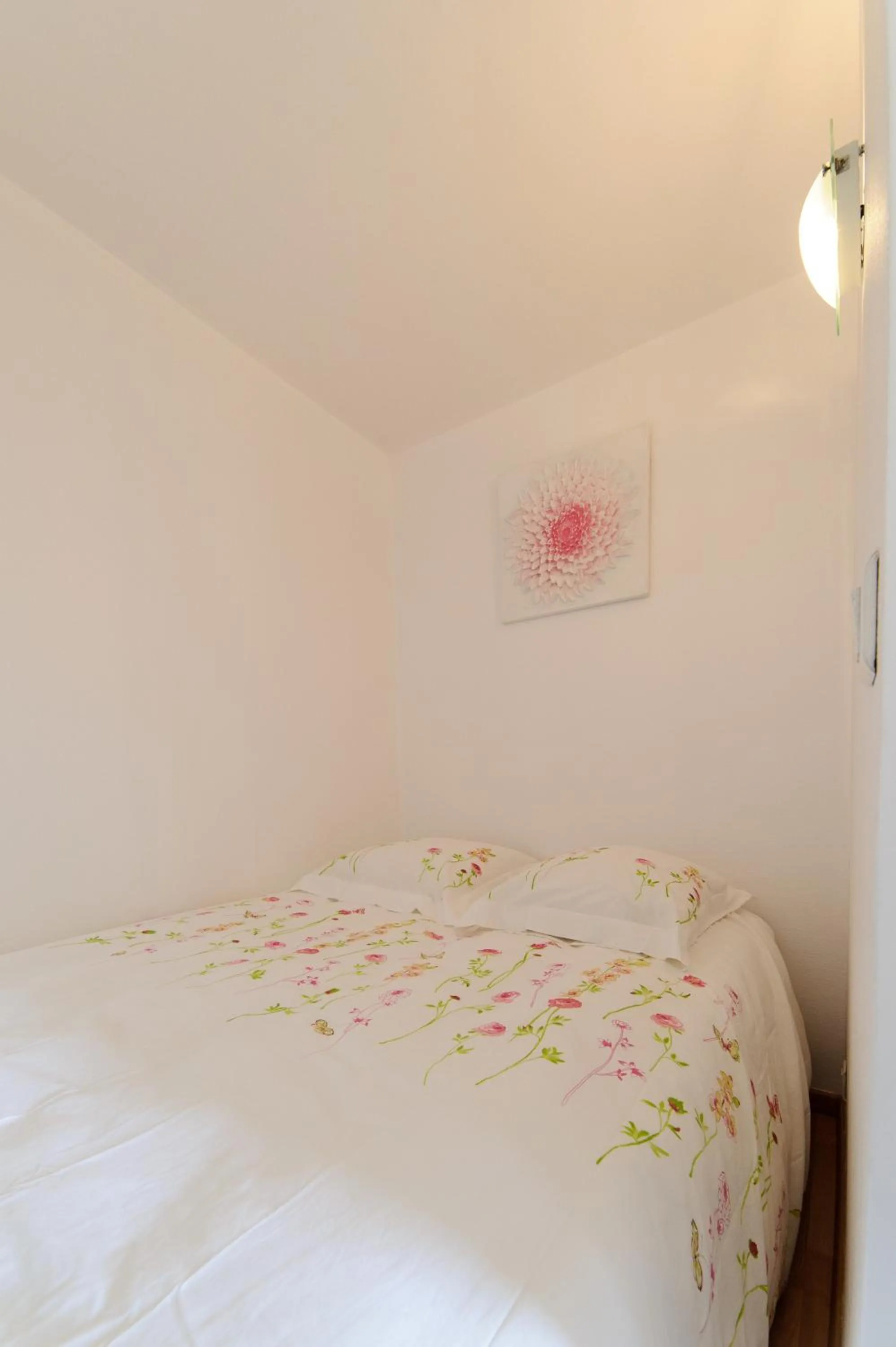 Bed in Le Marnois-Gare