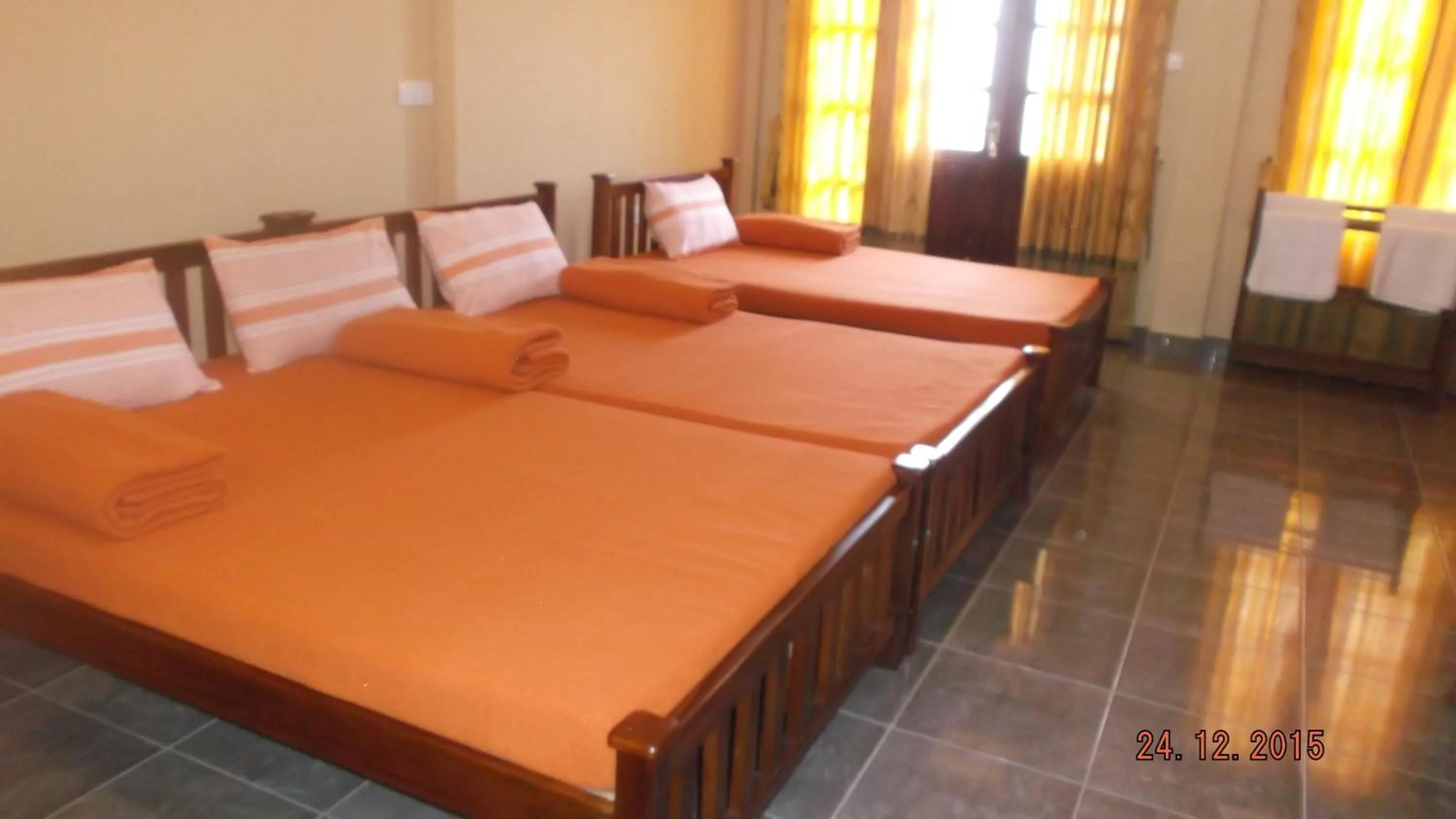 Day, Bed in Anura Guest Inn