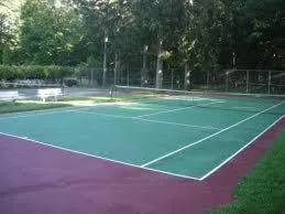 Tennis court in Michillinda Lodge Resort