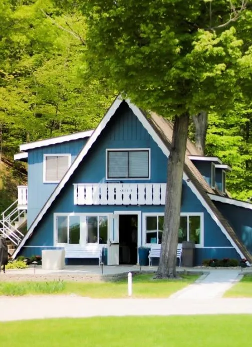 Property building in Michillinda Lodge Resort