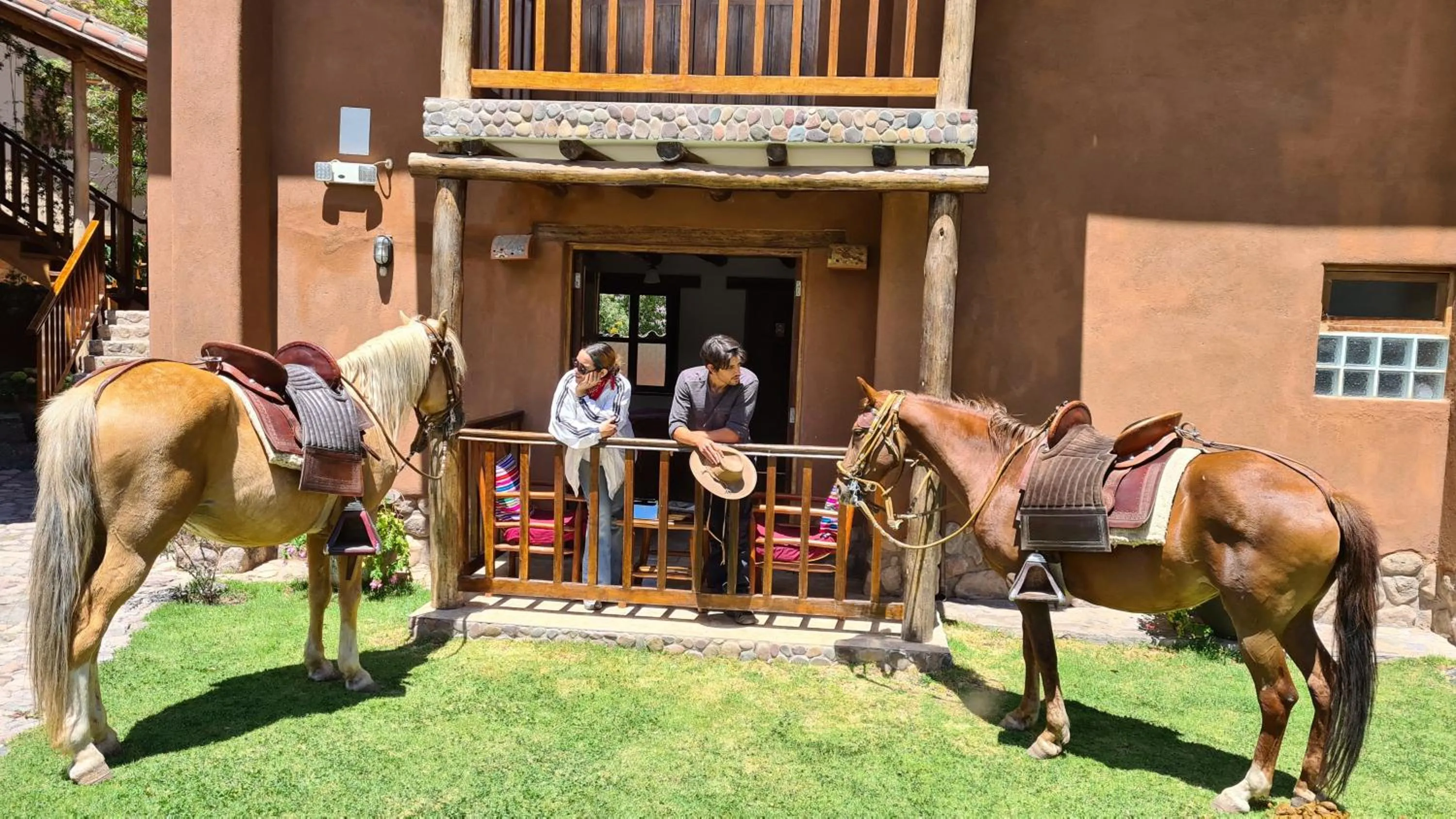 Horse-riding in Lizzy Wasi Urubamba