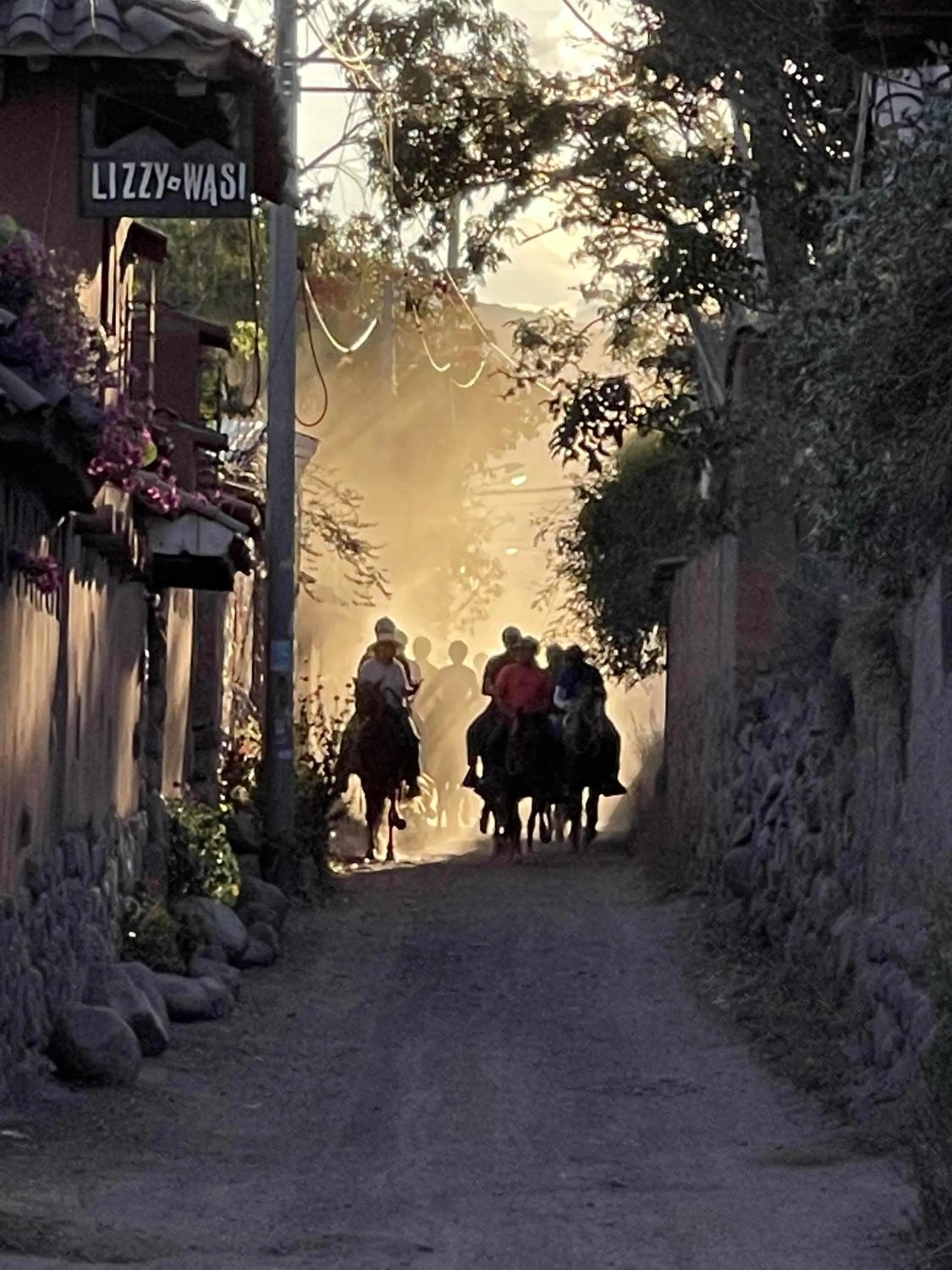 Horse-riding in Lizzy Wasi Urubamba