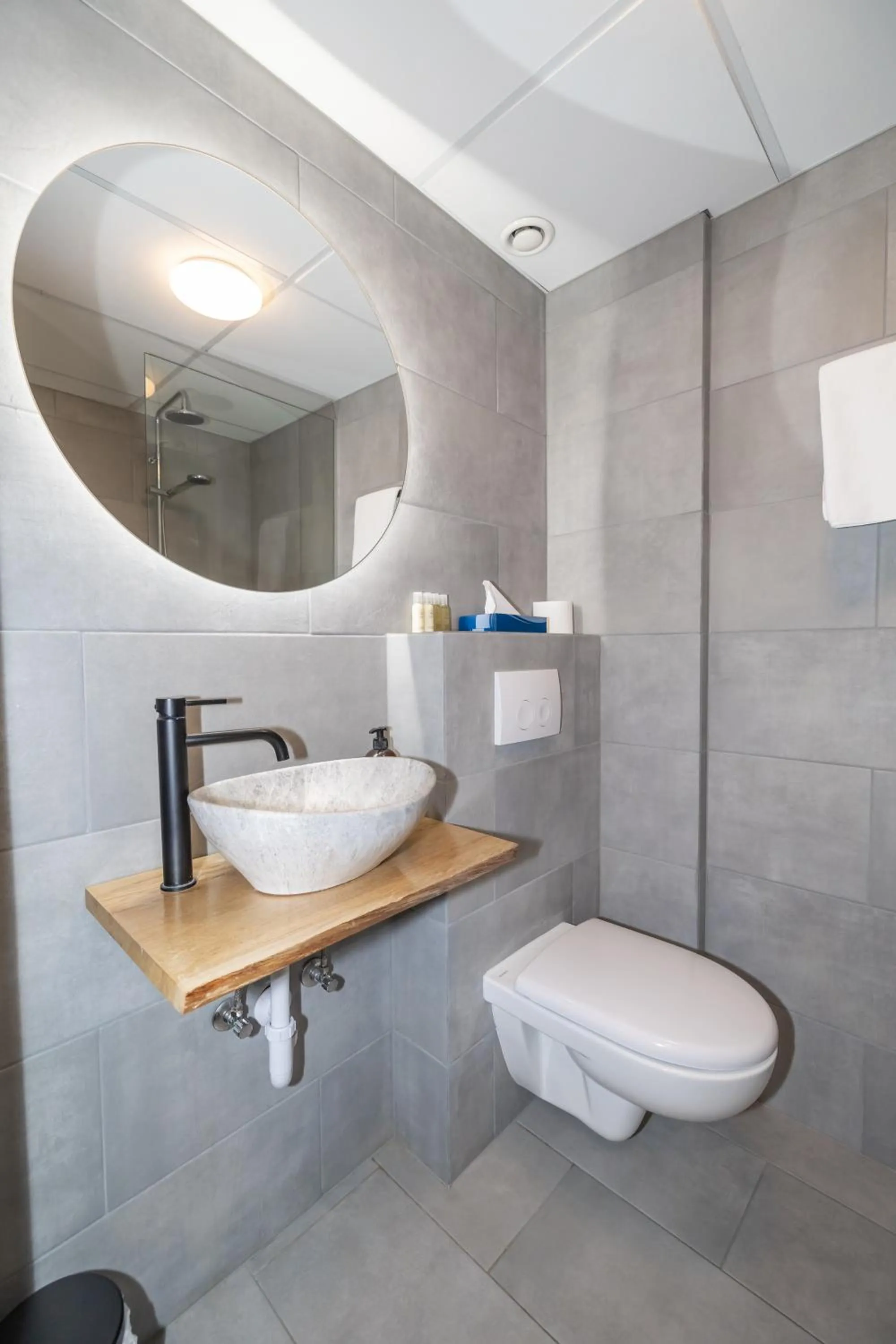 Bathroom in Hotel Kjarnalundur- Aurora Dream - Lodges and Rooms