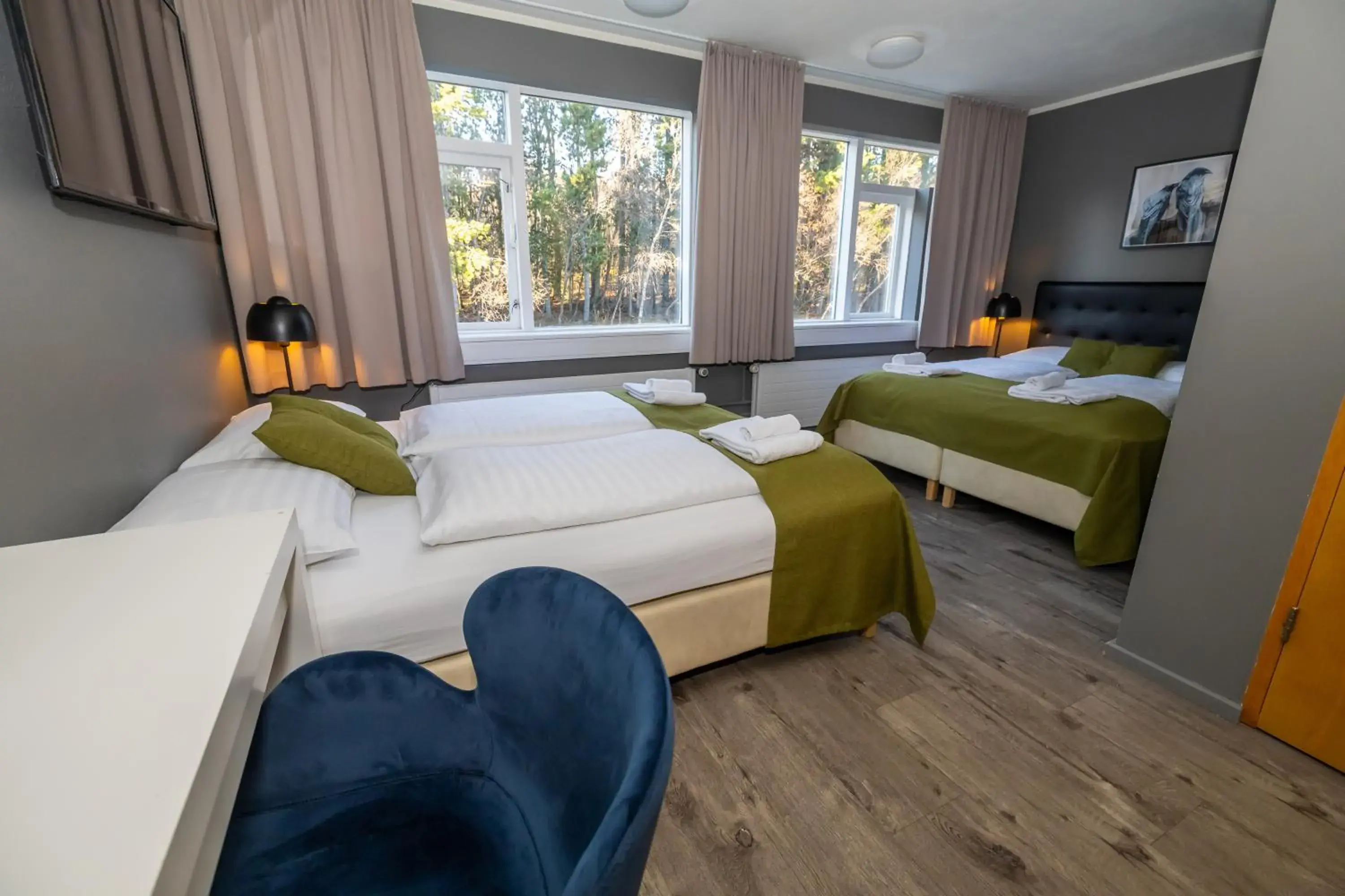 Quadruple Room in Hotel Kjarnalundur- Aurora Dream - Lodges and Rooms Quadruple Room in Hotel Kjarnalundur- Aurora Dream - Lodges and Rooms