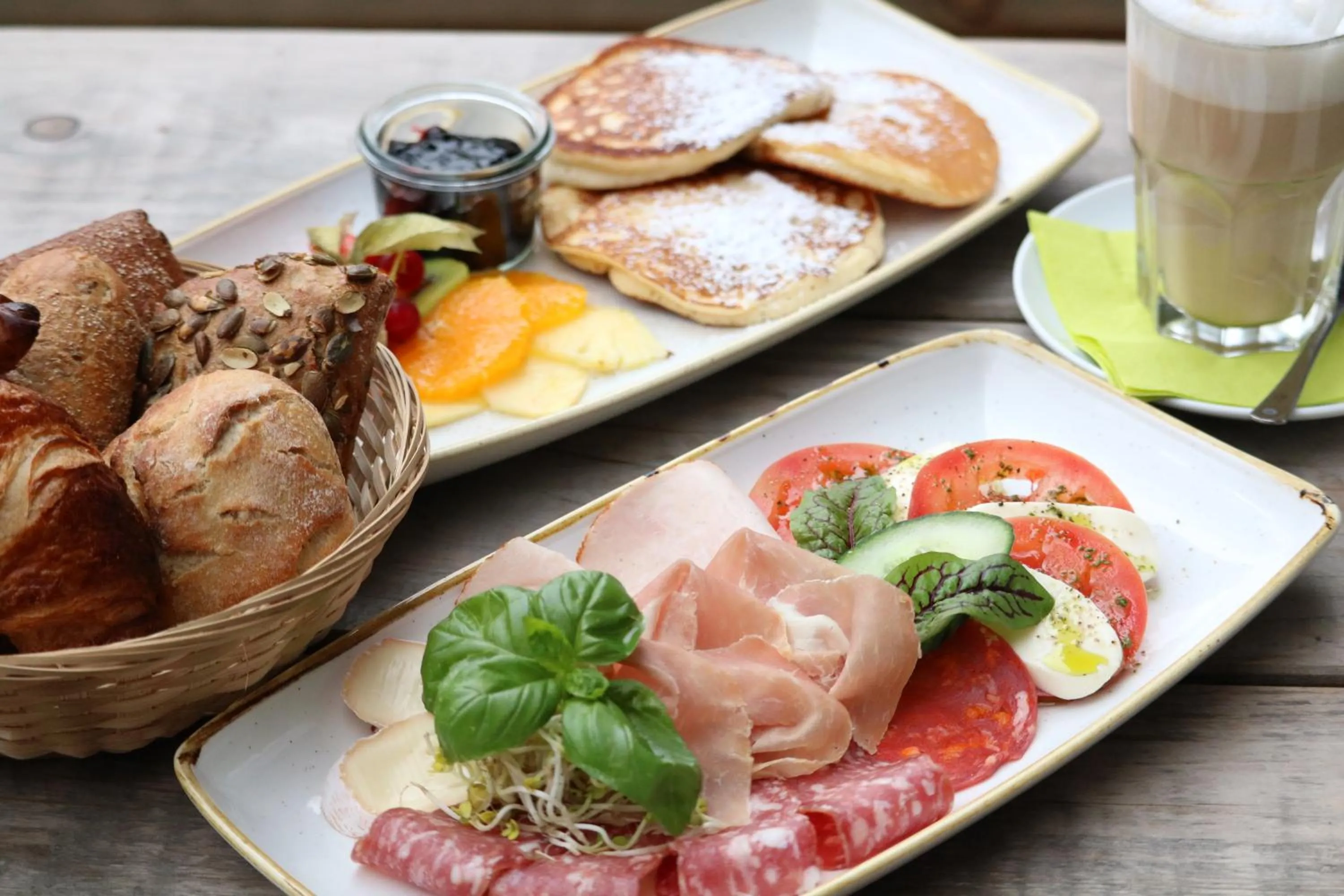 Continental breakfast in Hotel FIVE