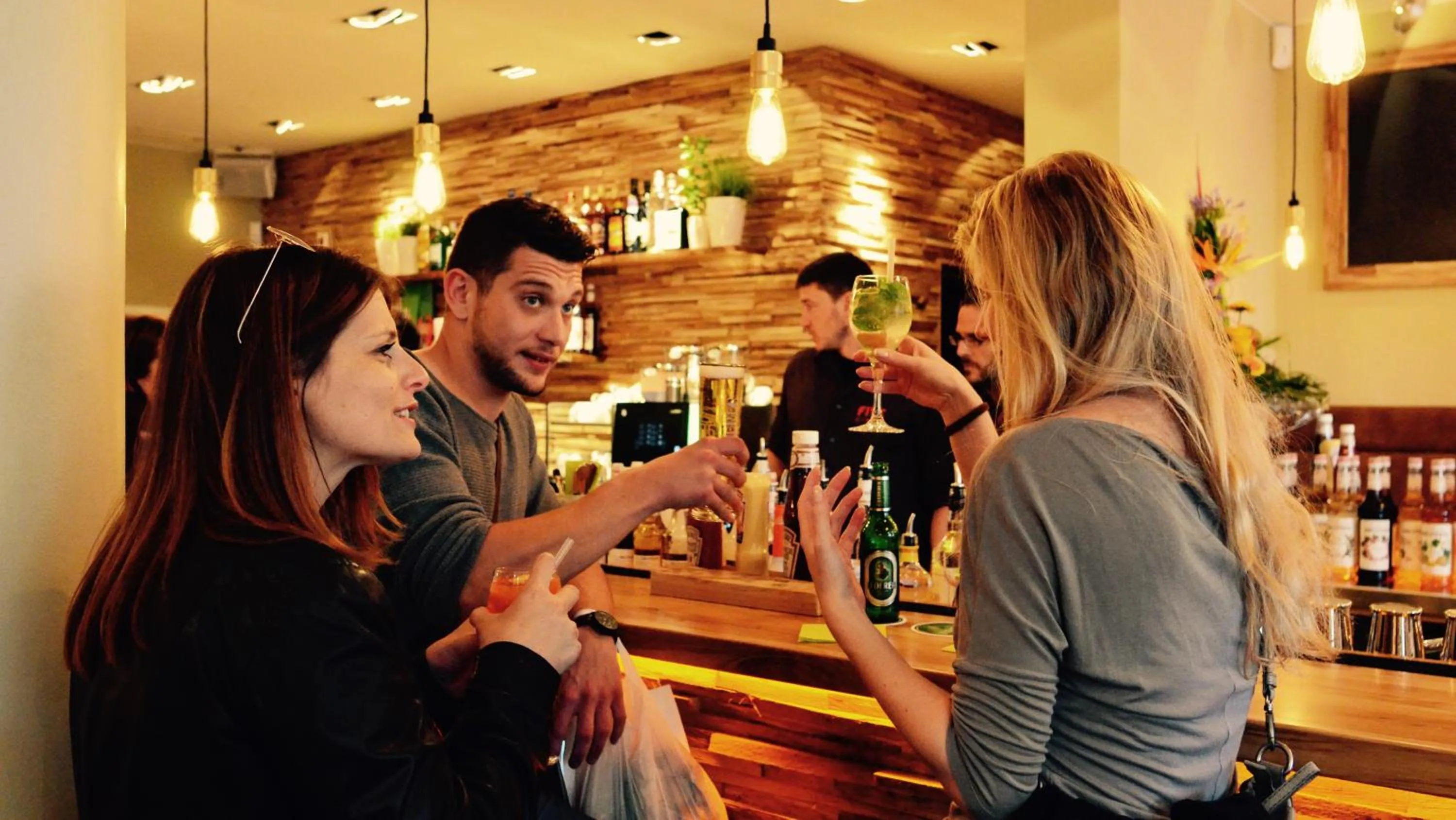 Restaurant/places to eat in Hotel FIVE