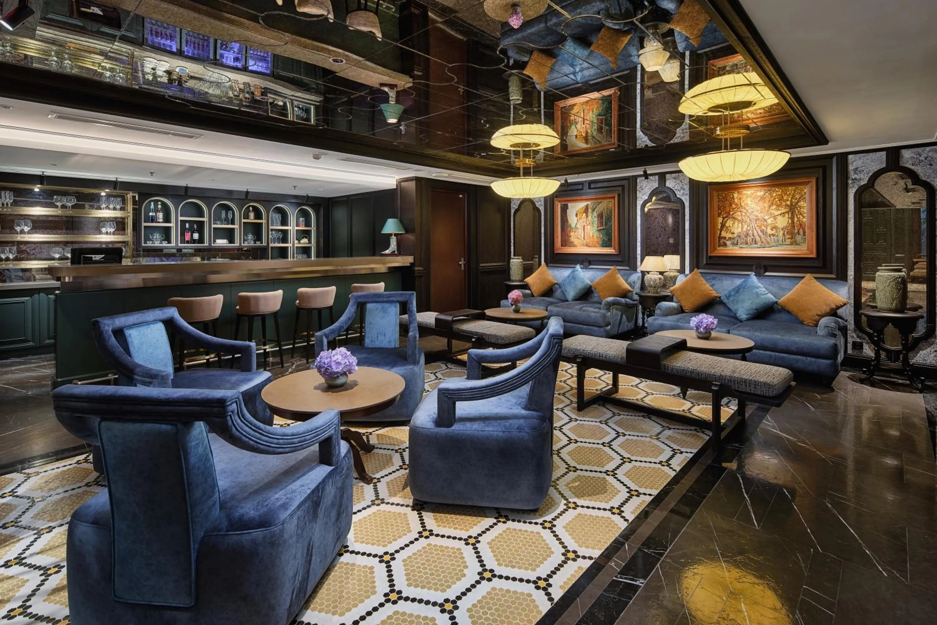 Lounge or bar in Tonkin Luxury Boutique Hotel & Spa