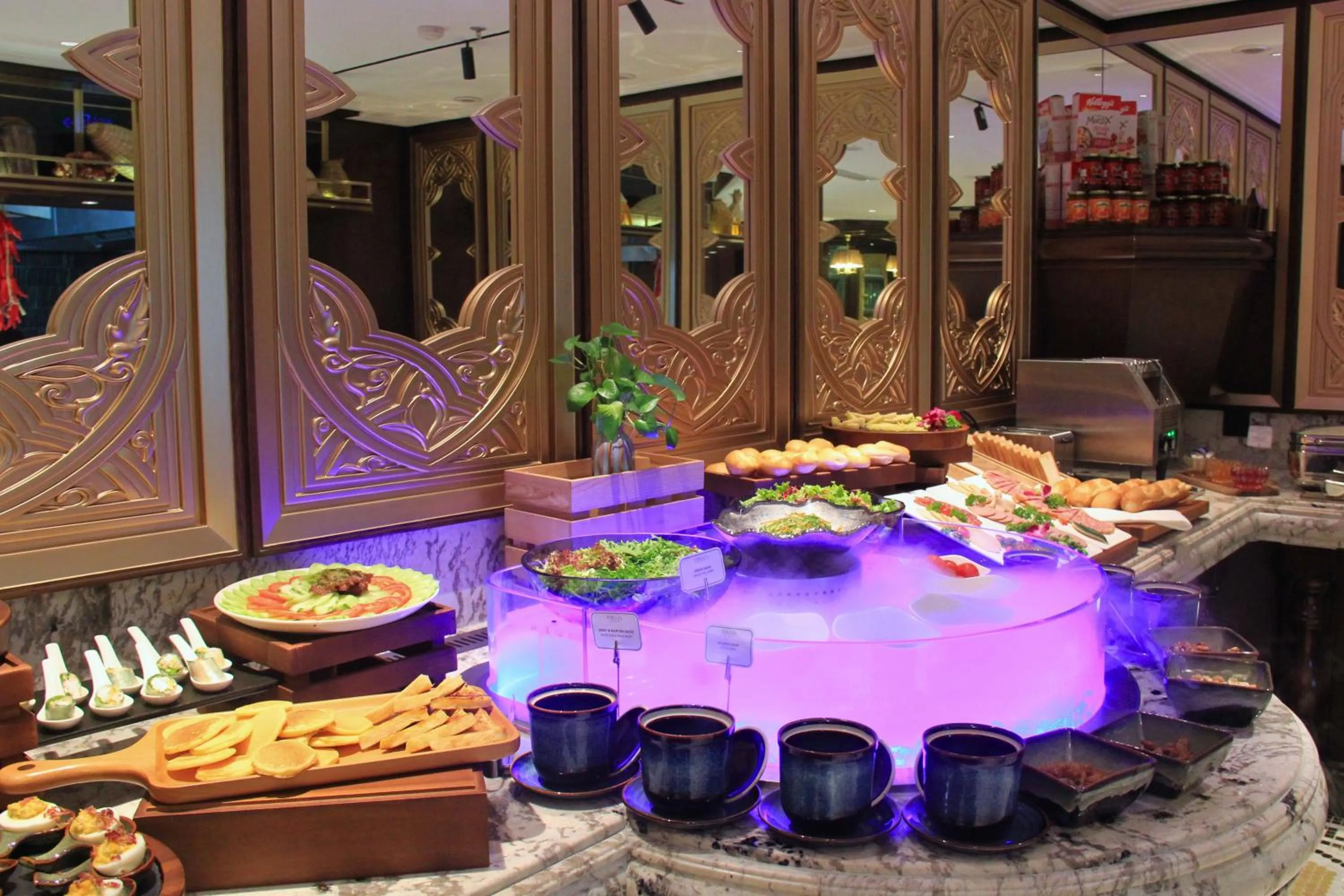 Food and drinks in Tonkin Luxury Boutique Hotel & Spa