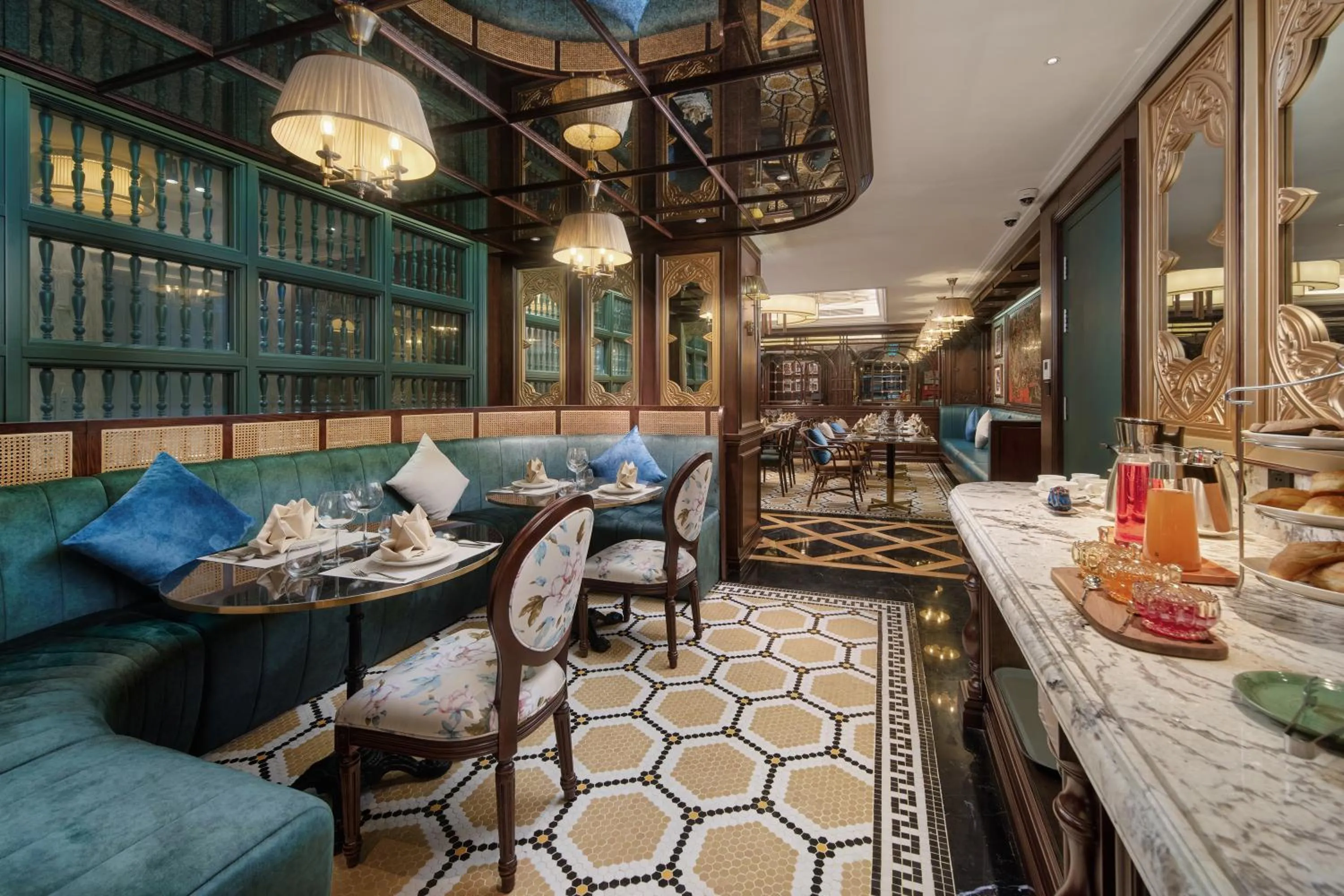 Restaurant/places to eat in Tonkin Luxury Boutique Hotel & Spa