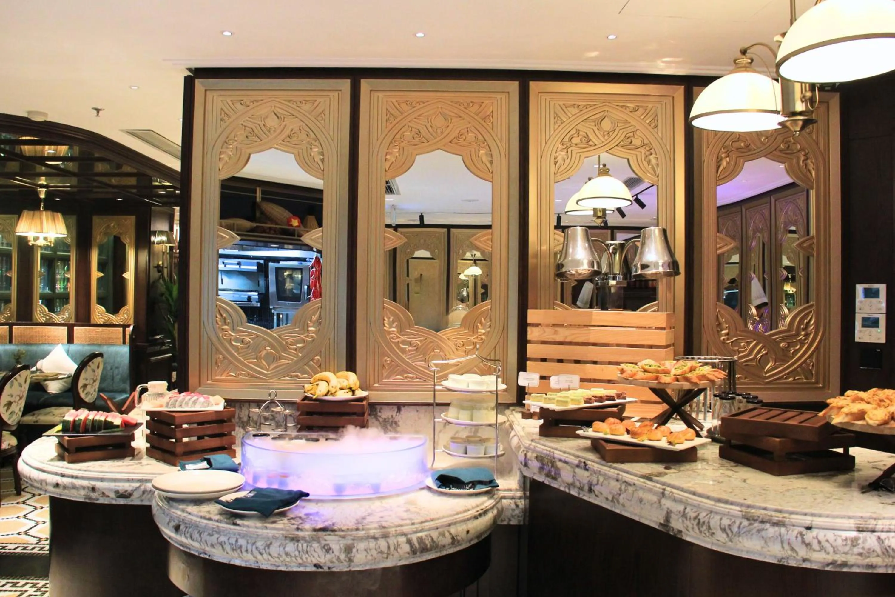 Food and drinks in Tonkin Luxury Boutique Hotel & Spa