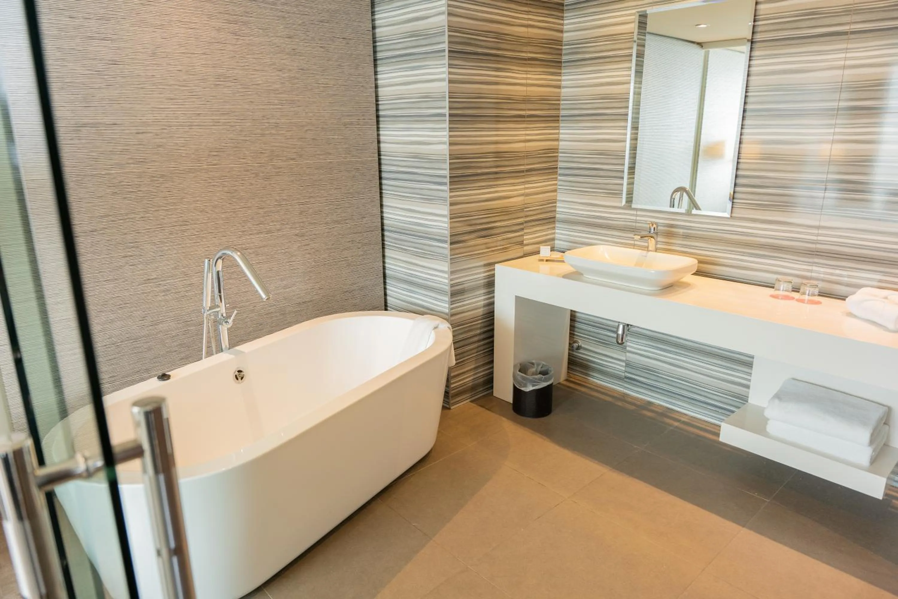 Bathroom, Bed in Hotel Terrado Cavancha